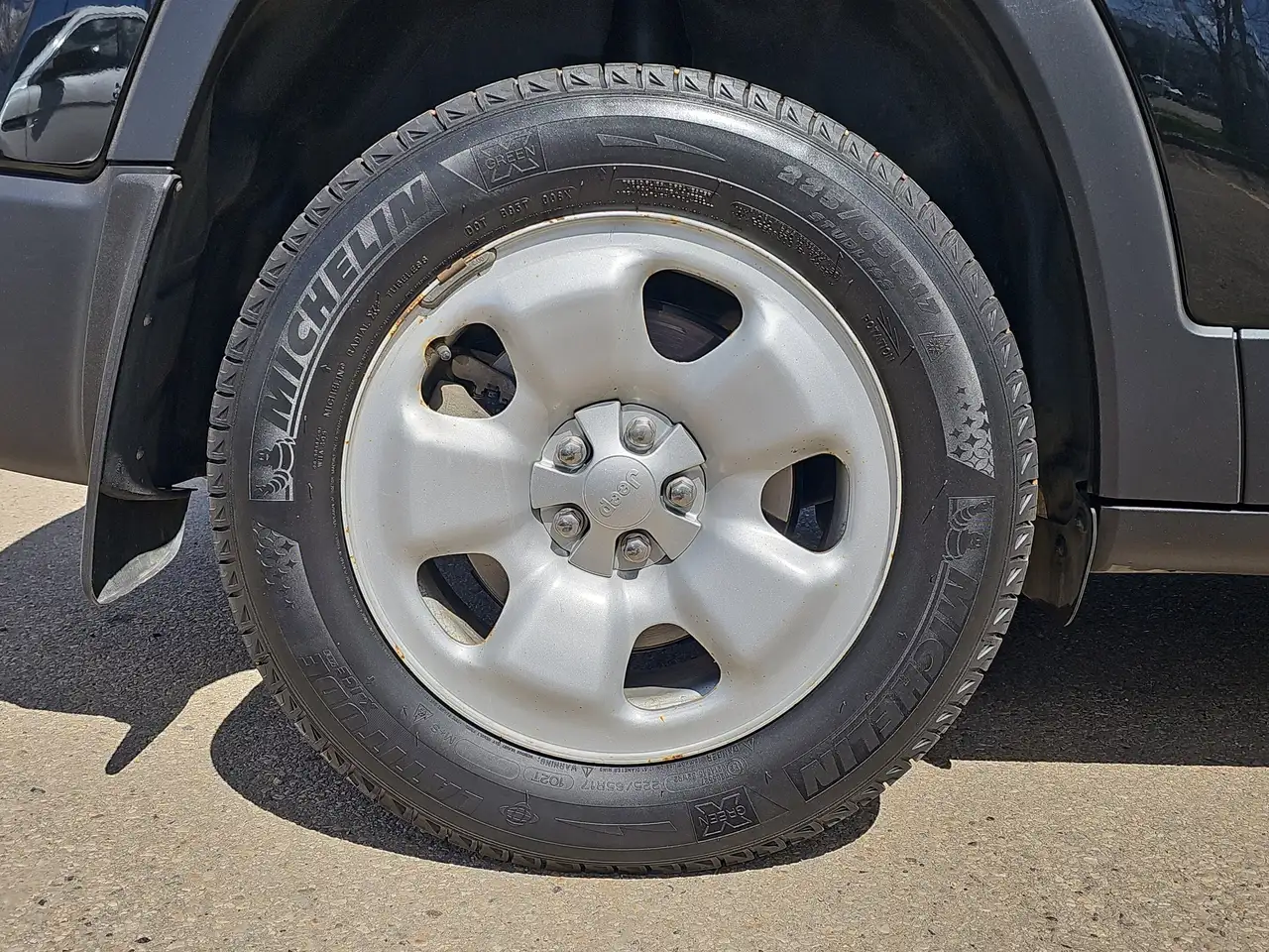 Jeep Cherokee photo Jeep Cherokee
