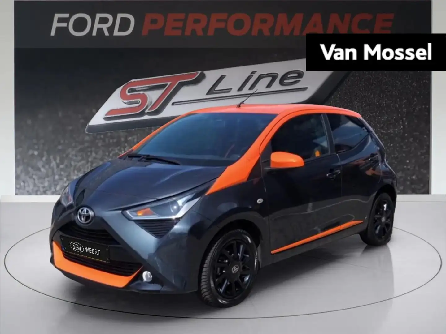 Toyota Aygo 1.0 VVT-i TeamNL | SPECIALE EDITIE | AIRCO | NAVIG Gris - 1