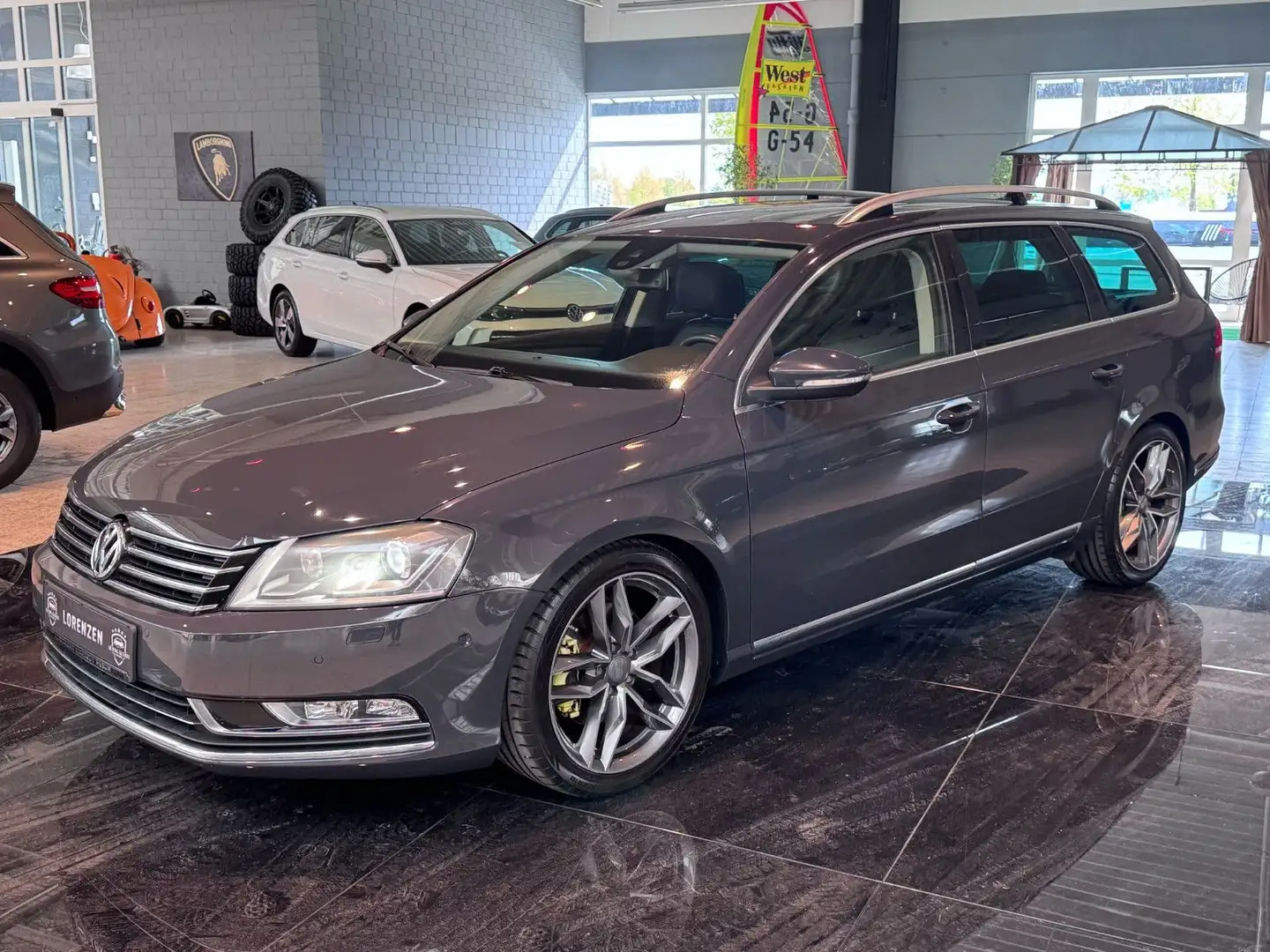 Volkswagen Passat Variant Highline 4M Kamera Sthzg Pano AHK Grau - 1