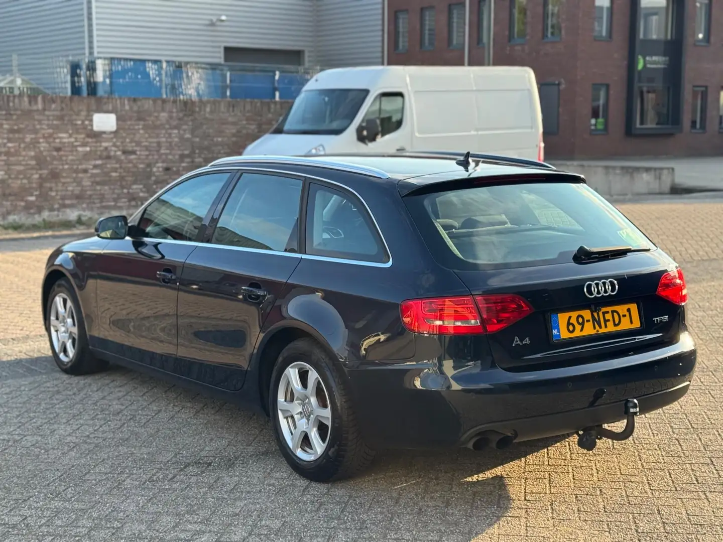 Audi A4 Avant 1.8 TFSI Pro Line Business AUT | Apple Carpl Blauw - 2