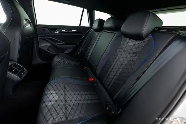 Volkswagen Passat view 7