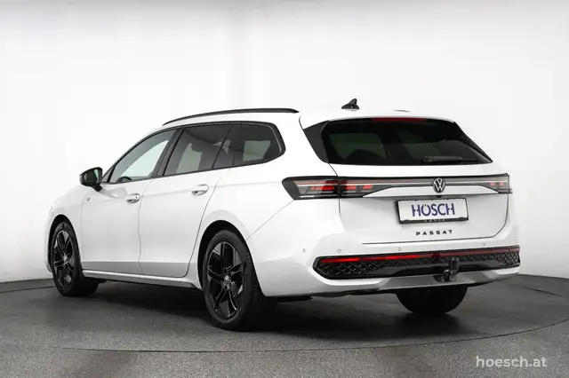 Volkswagen Passat view 4