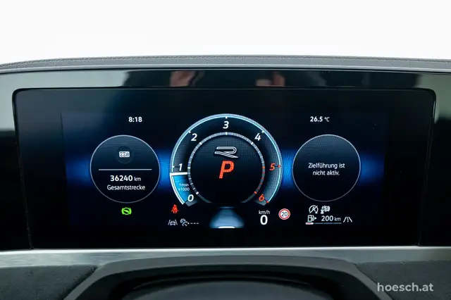 Volkswagen Passat view 11