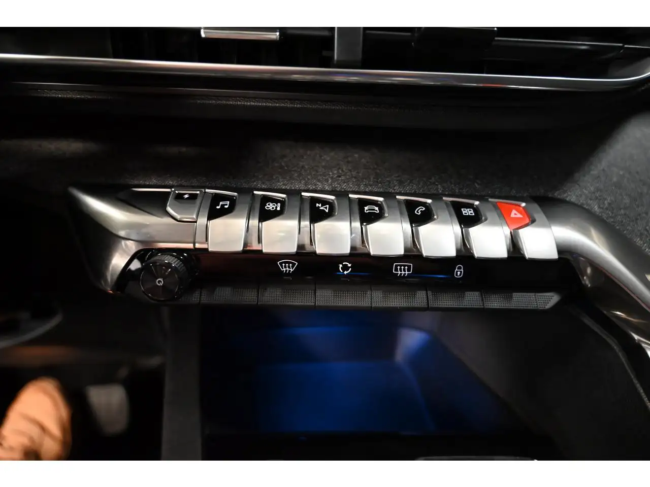 Peugeot 3008 3008 Plug-In Hybrid — photo 22