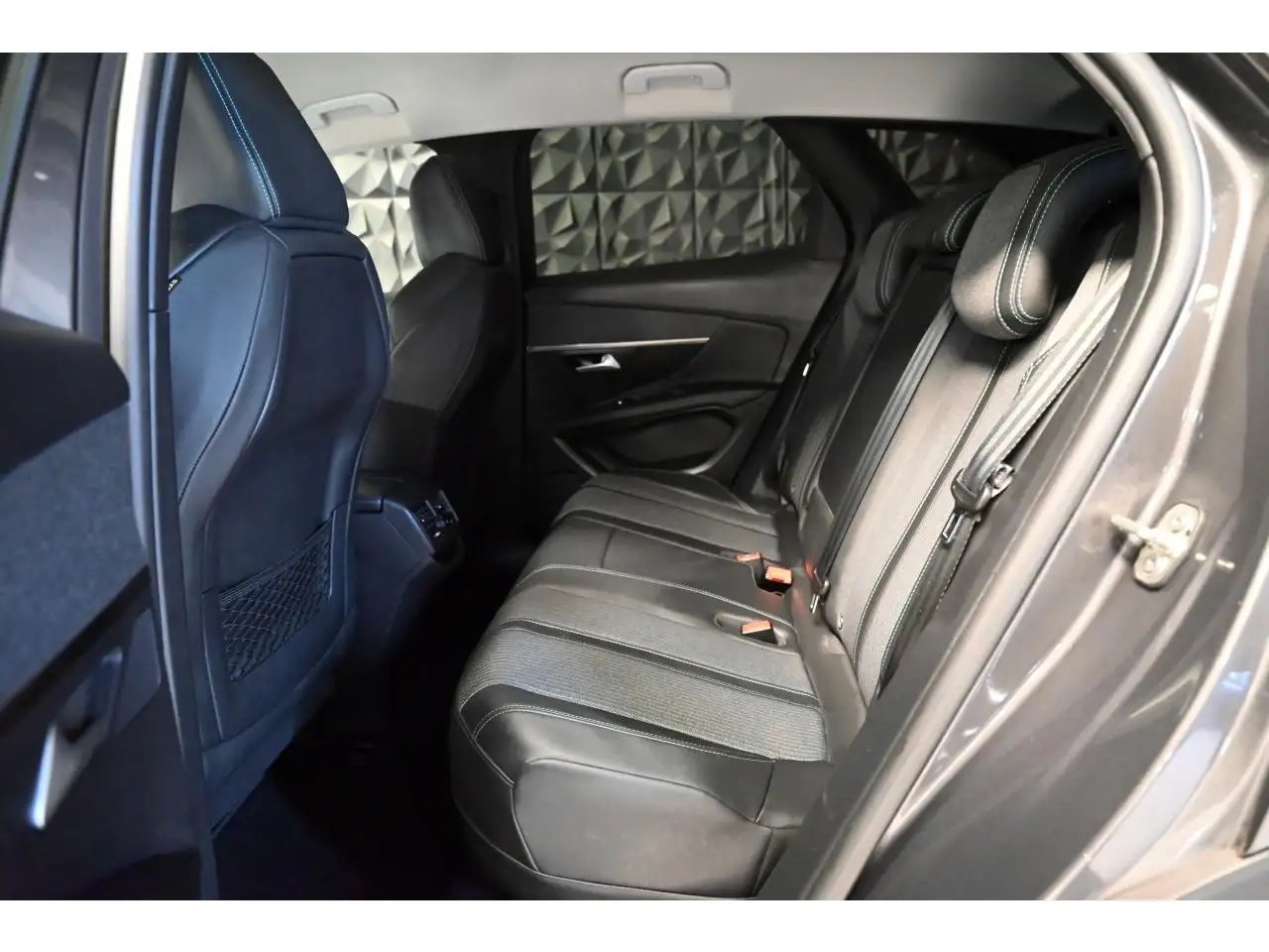 Peugeot 3008 3008 Plug-In Hybrid — photo 15
