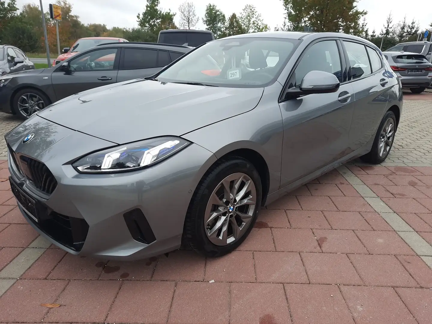 BMW 118 d Navi RFK LED Komfortzugang Grau - 2