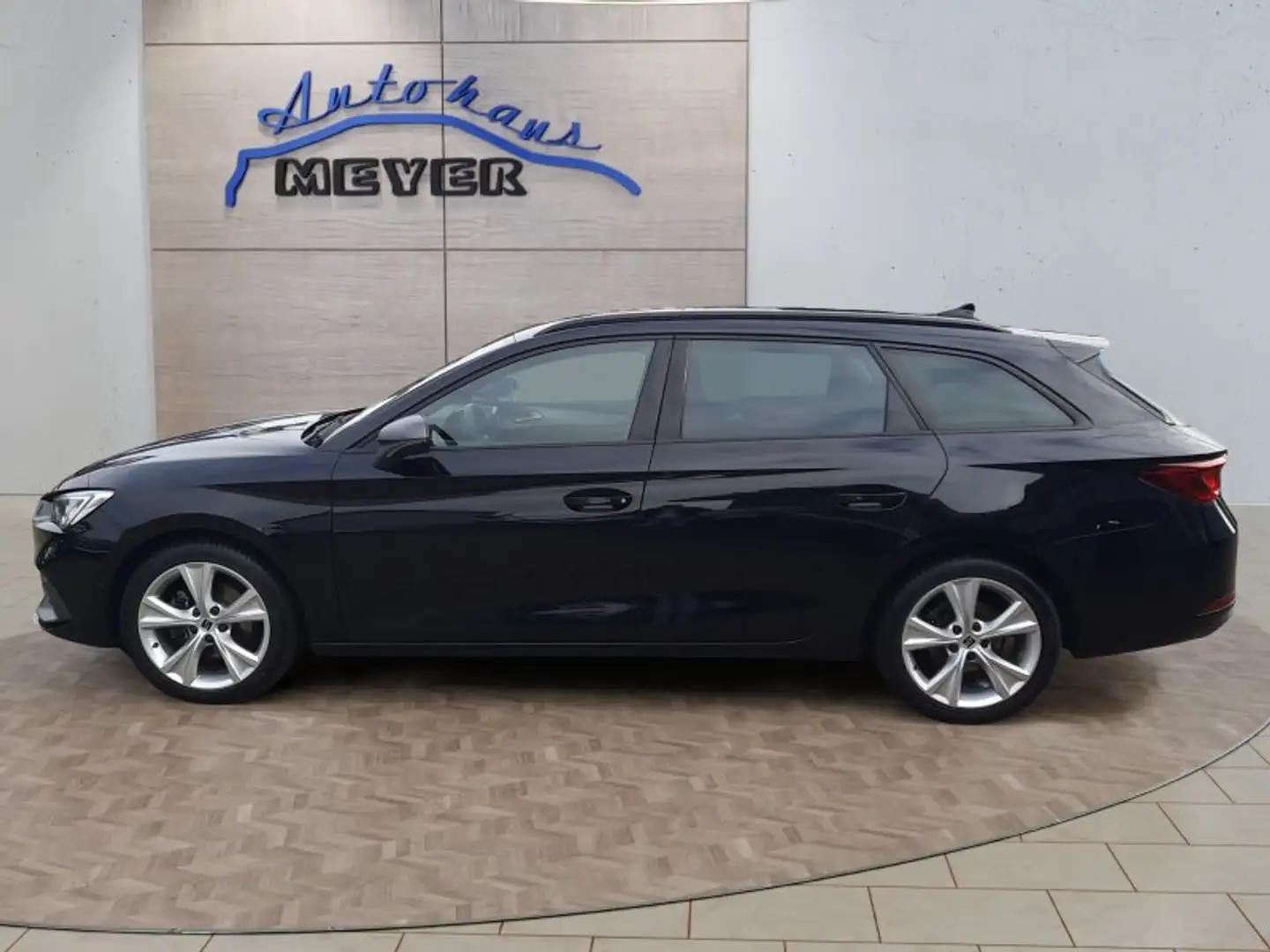 SEAT Leon Sportstourer 1.5 eTSI FR LED/NAVI/ACC/Allw./T-Lede Noir - 2