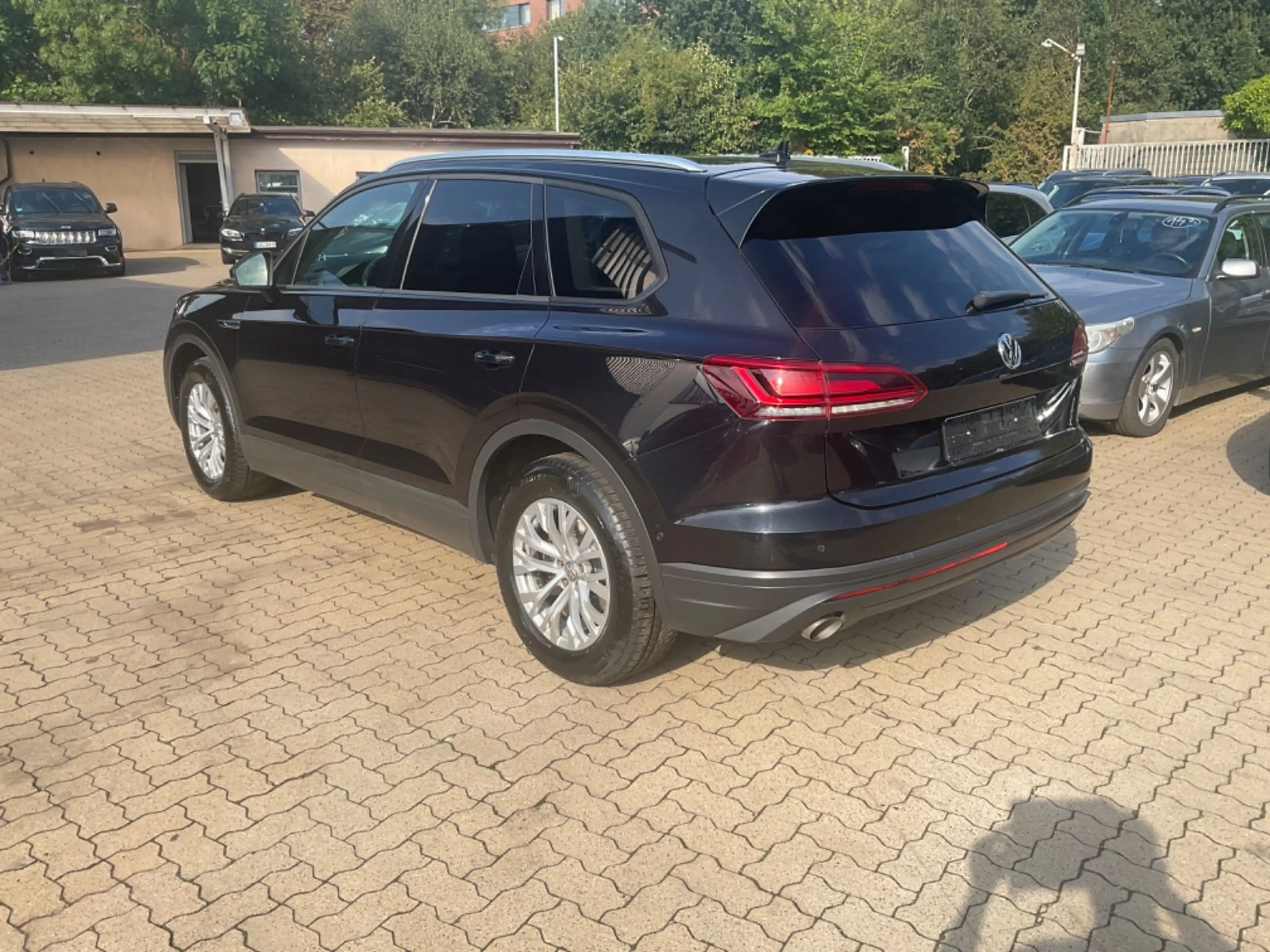 Volkswagen Touareg Basis 4Motion TÜV 10.2027 — photo 11