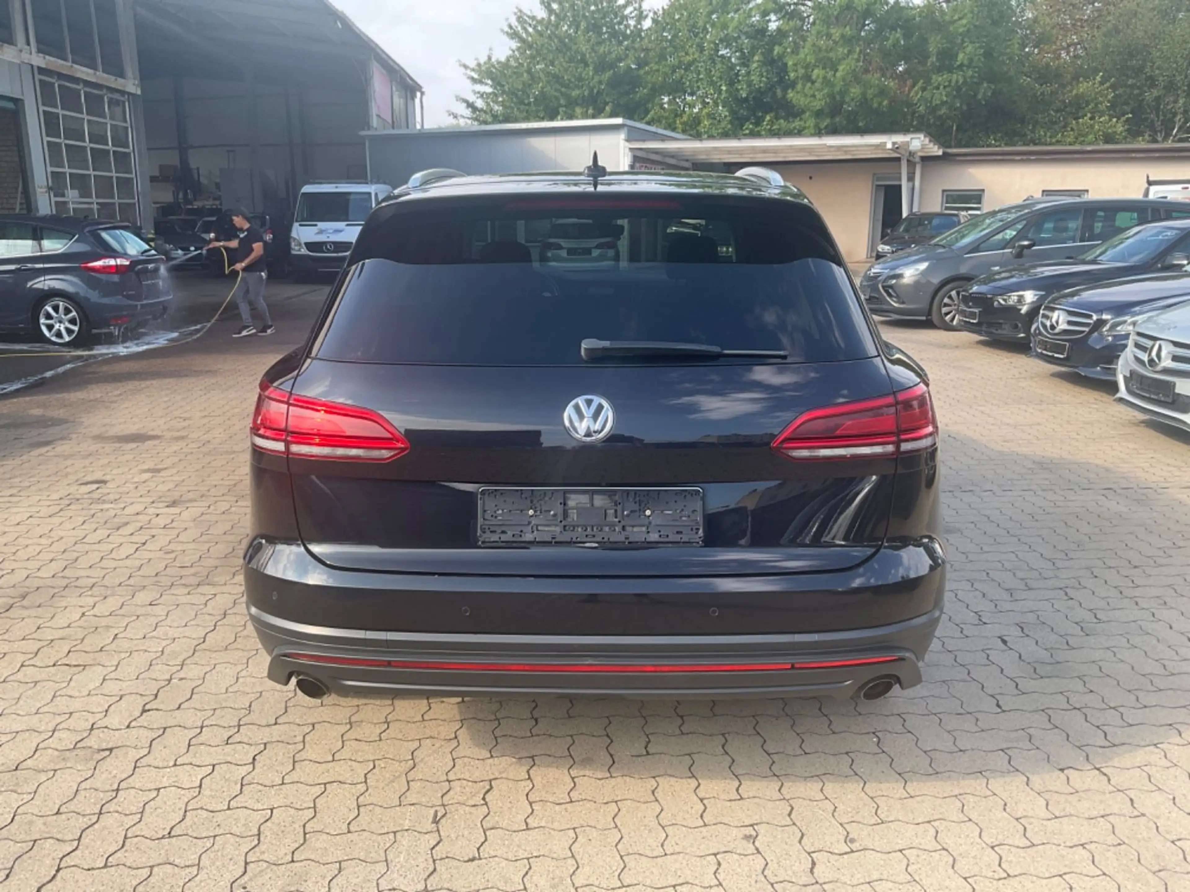 Volkswagen Touareg Basis 4Motion TÜV 10.2027 — photo 8