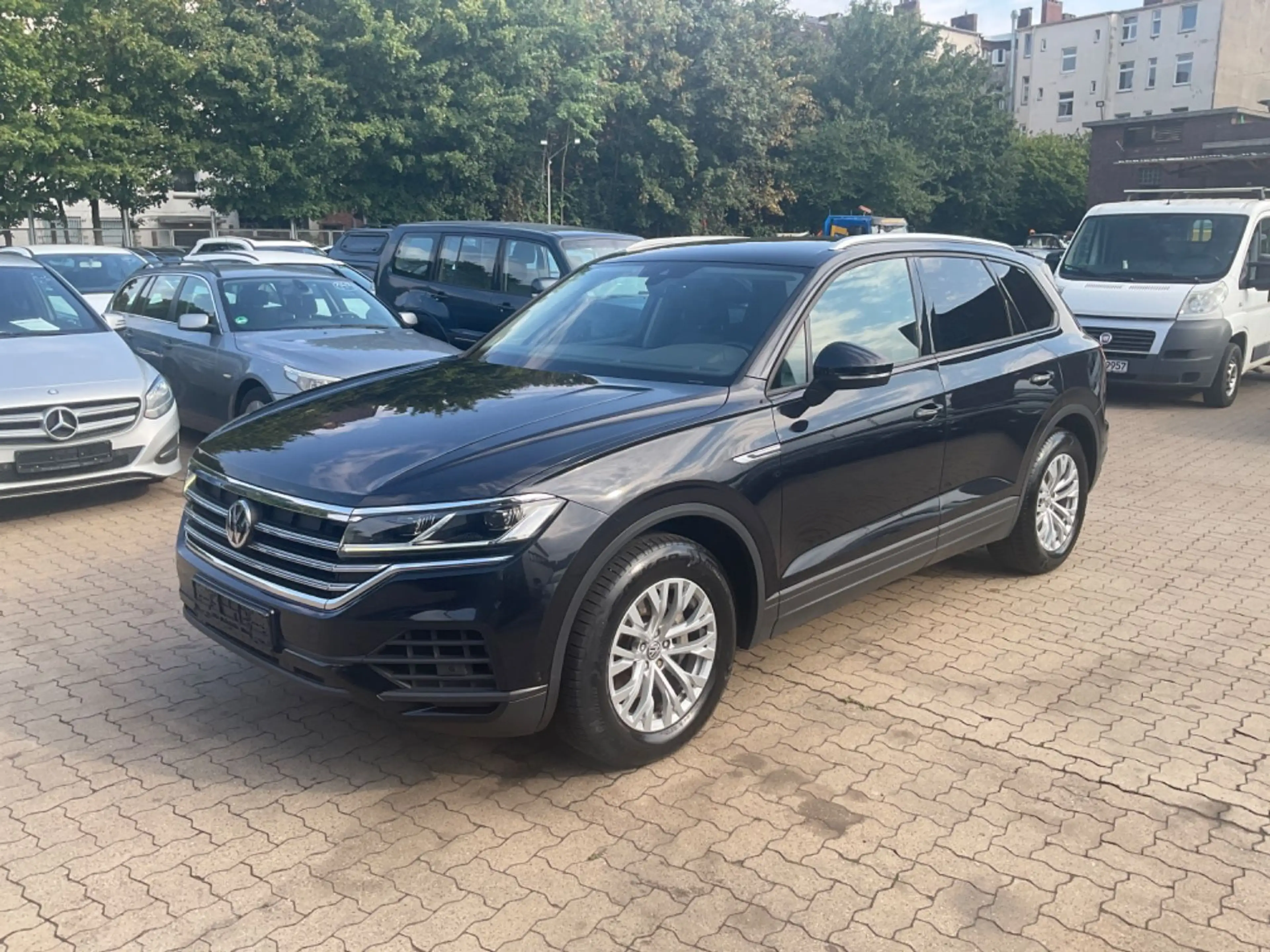Volkswagen Touareg Basis 4Motion TÜV 10.2027