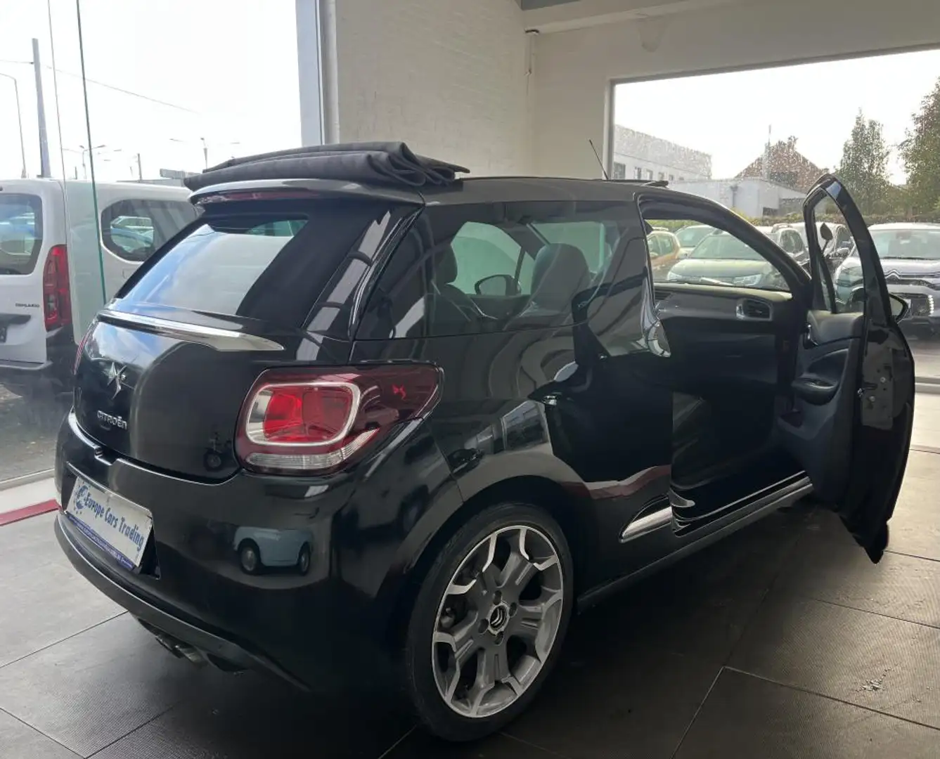 DS Automobiles DS 3 CABRIOLET SPORT CHIC 1.6 THP 155 CH CUIR GPS 1ÈRE MAIN GAR 12M Schwarz - 2