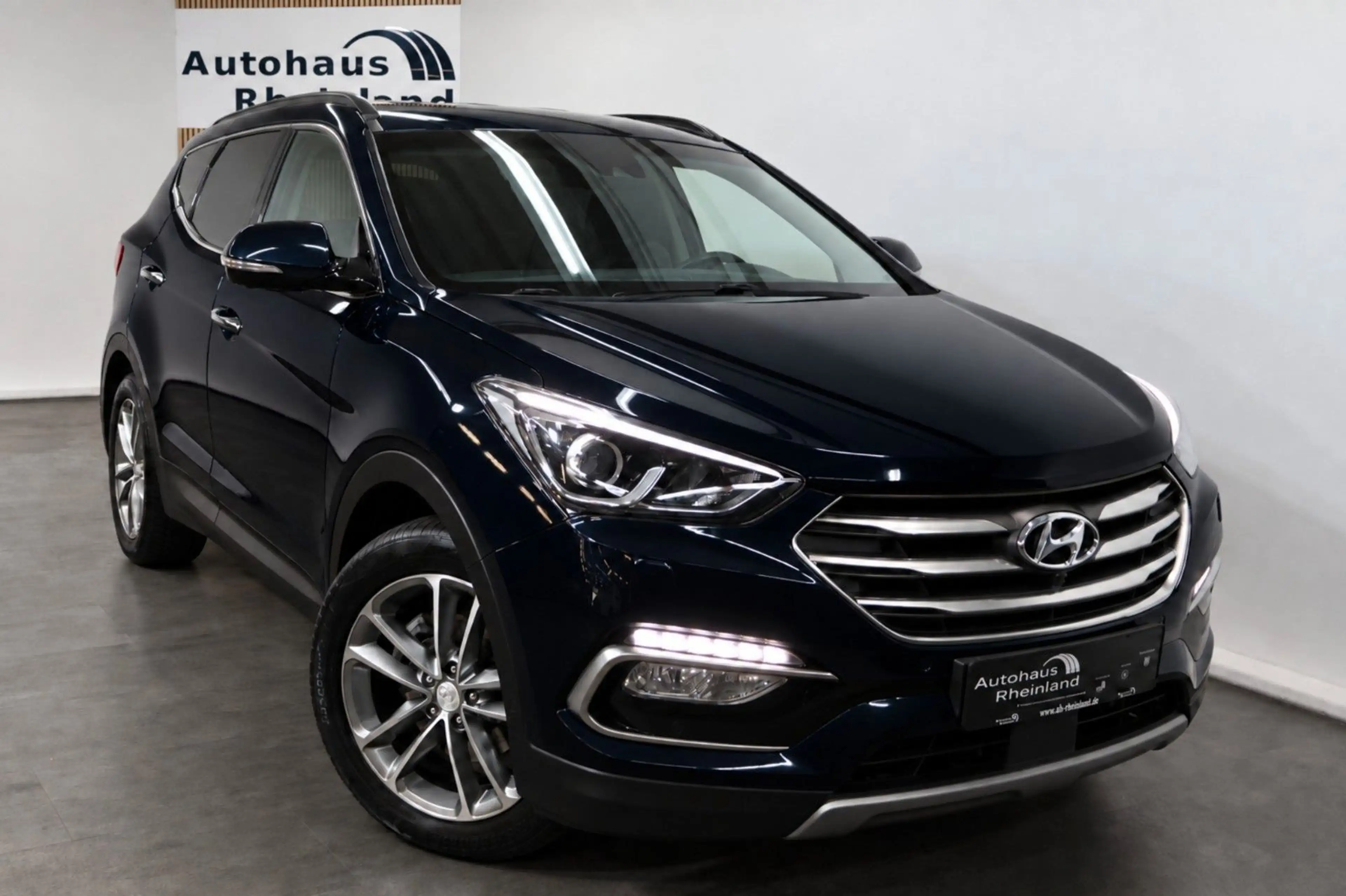 Hyundai SANTA FE Premium 4WD*7-SITZER*360°*AHK*INFINITY* — photo 2
