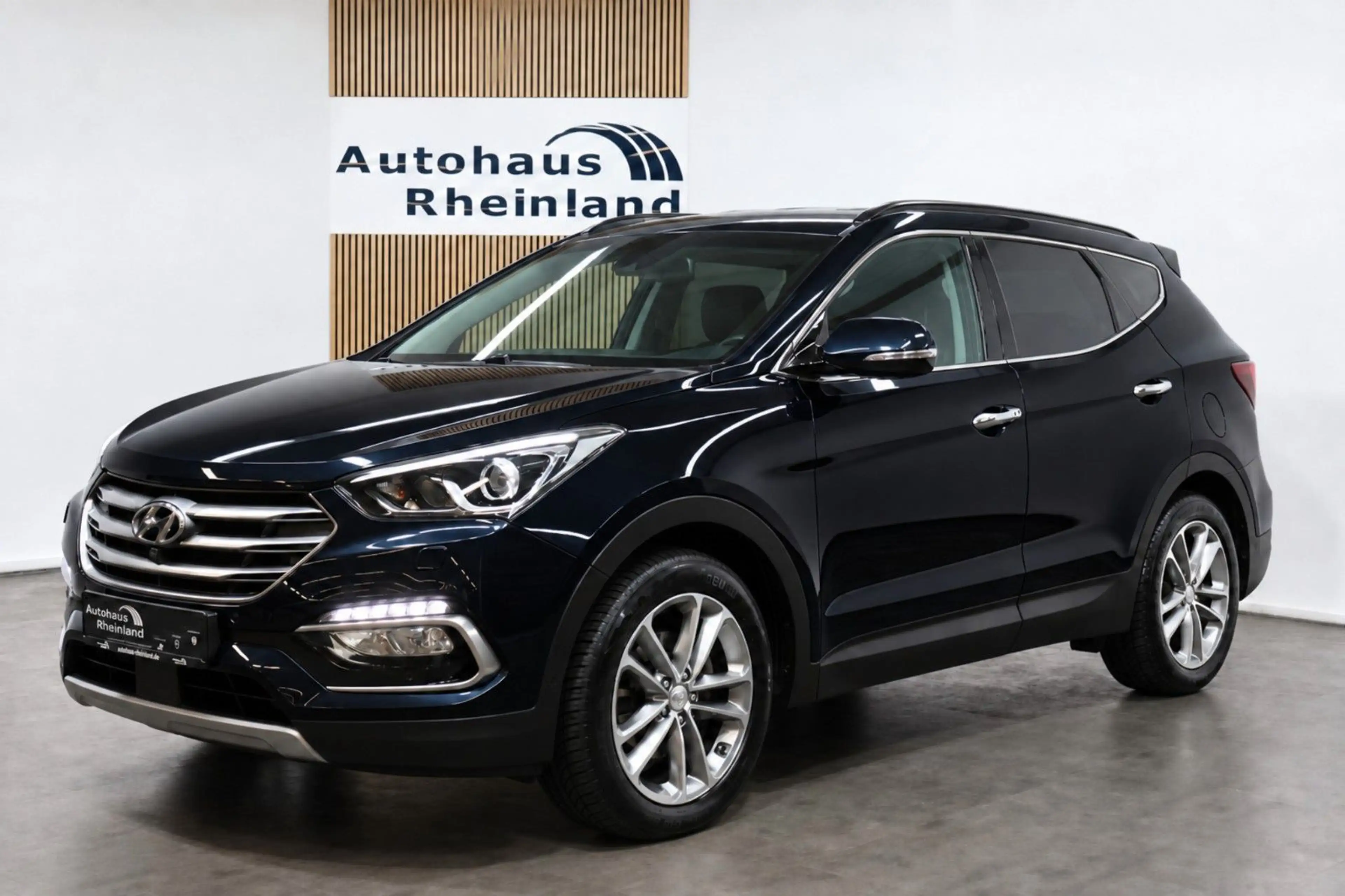 Hyundai SANTA FE Premium 4WD*7-SITZER*360°*AHK*INFINITY* — photo 3