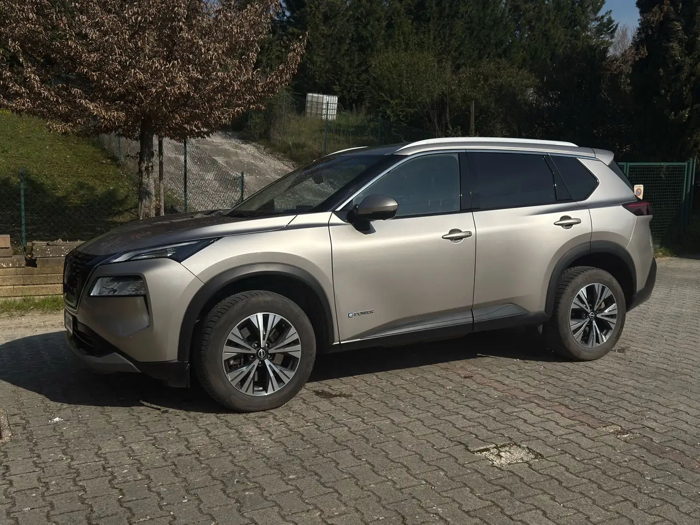 Nissan X-Trail 1..3 e-power N-Connecta 2wd auto N1 Autocarro - 1