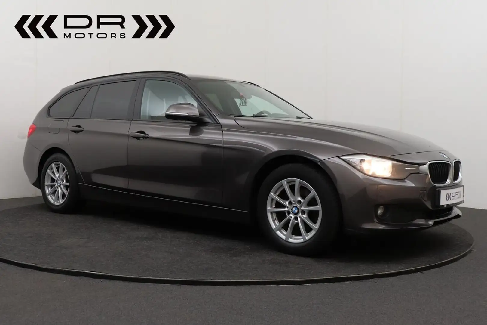 BMW 318 d Touring - LEDER - NAVIGATIE Коричневий - 2