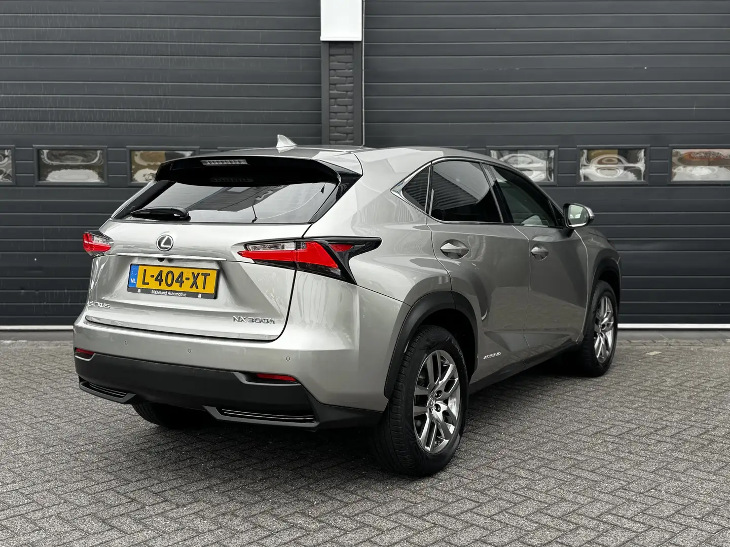 Lexus NX 300h AWD Luxury Line | Pano | Climate | Camera | Stoelv Argent - 2