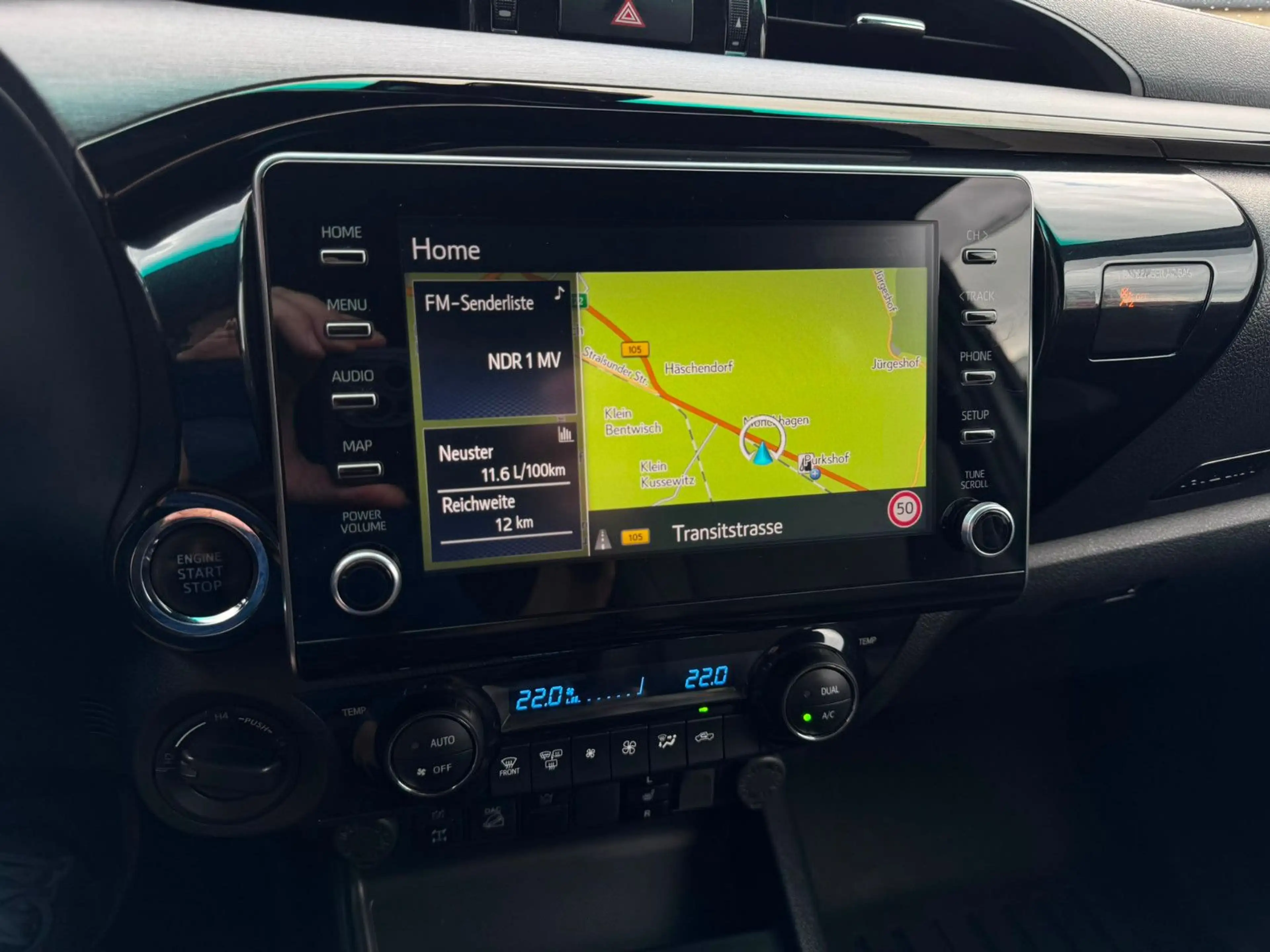 Toyota Hilux Extra Cab Invincible 4x4 NAV 360° AHK STH — photo 3