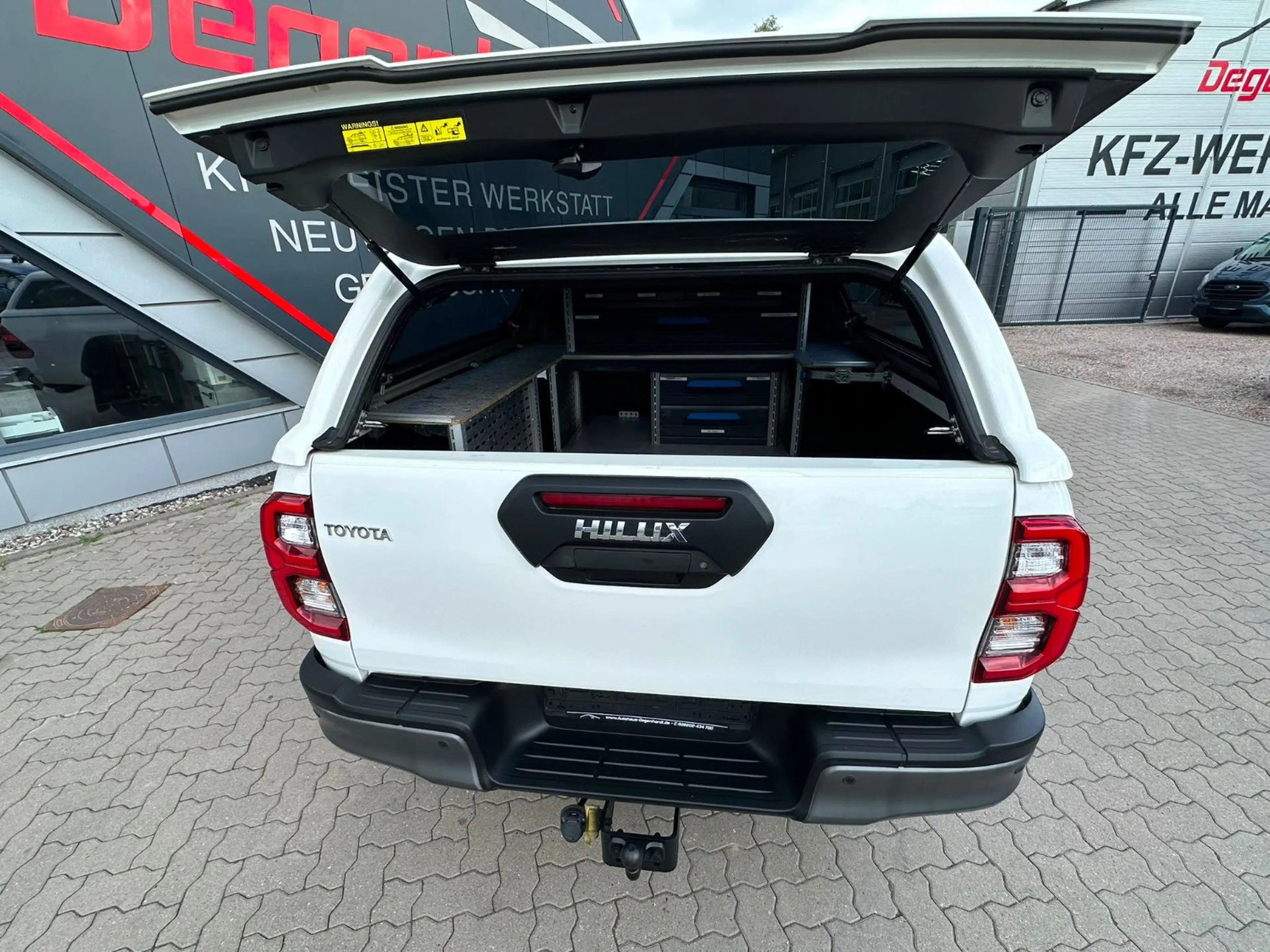 Toyota Hilux Extra Cab Invincible 4x4 NAV 360° AHK STH — photo 7