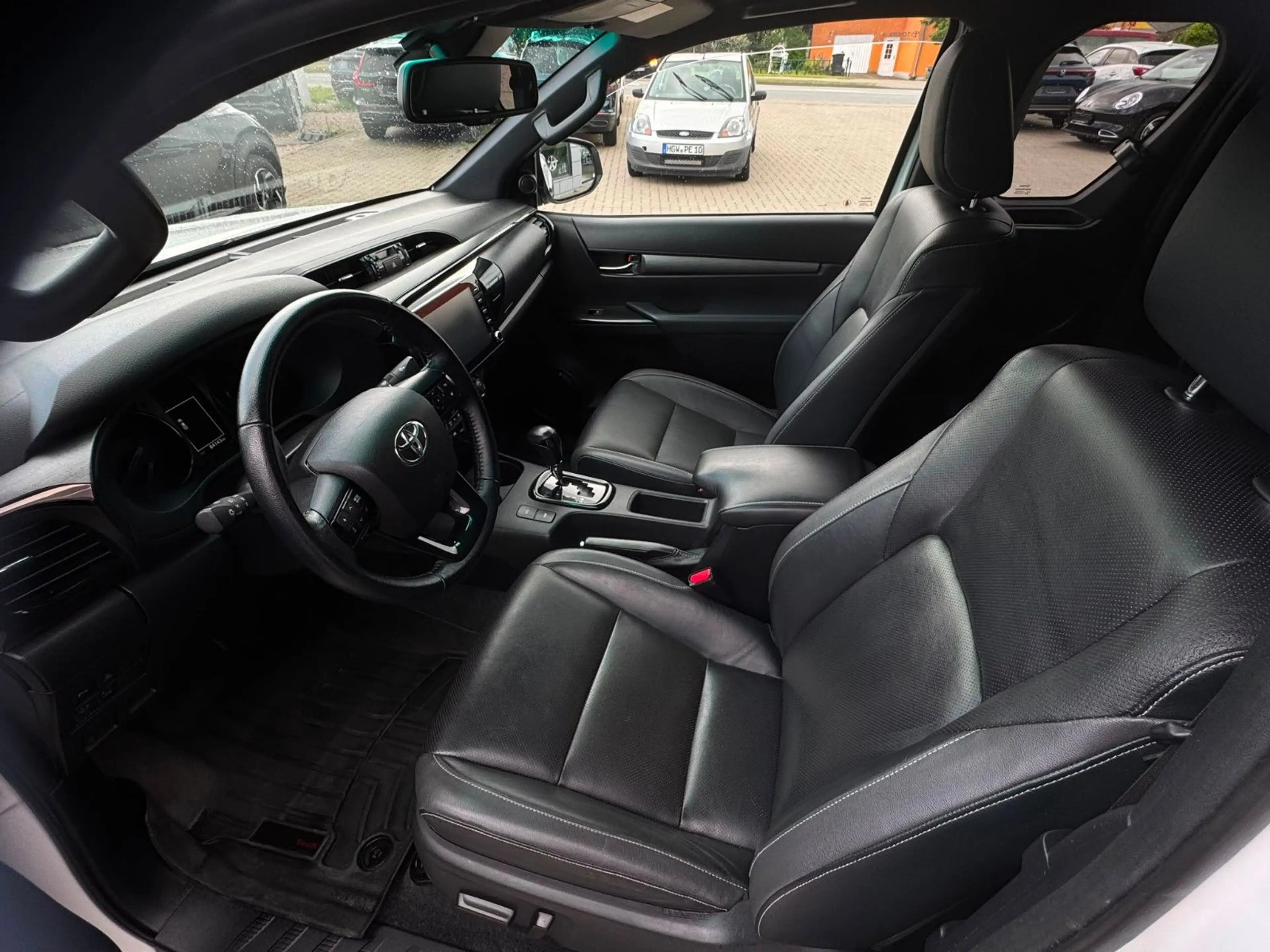 Toyota Hilux Extra Cab Invincible 4x4 NAV 360° AHK STH — photo 6