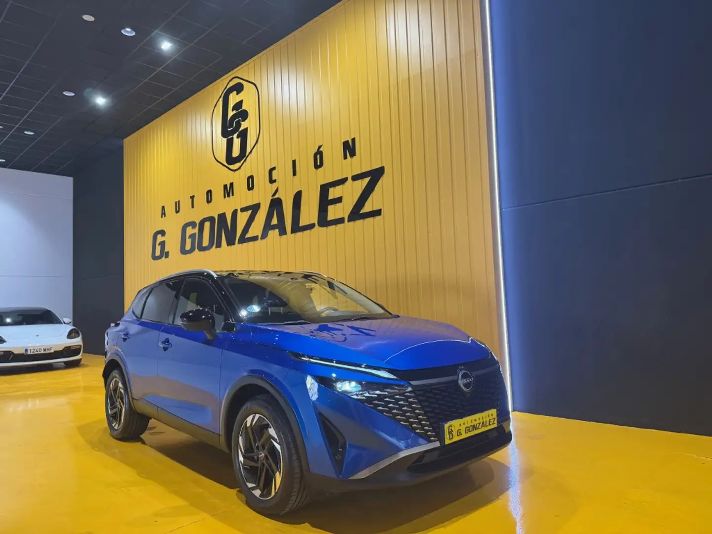 Nissan Qashqai 1.3 DIG-T mHEV 12V N-Connecta 4x2 Aut. 116kW Blauw - 1
