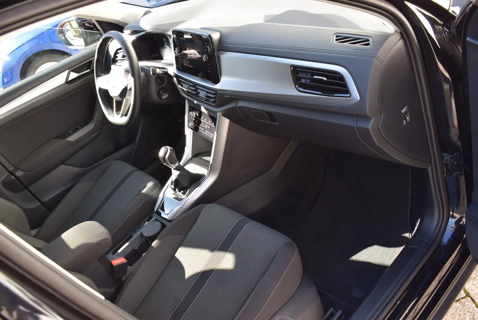 Volkswagen T-Roc 1.0 TSI Life/PDC/WinterP/ALU/AppleC/Mod25 Noir - 2