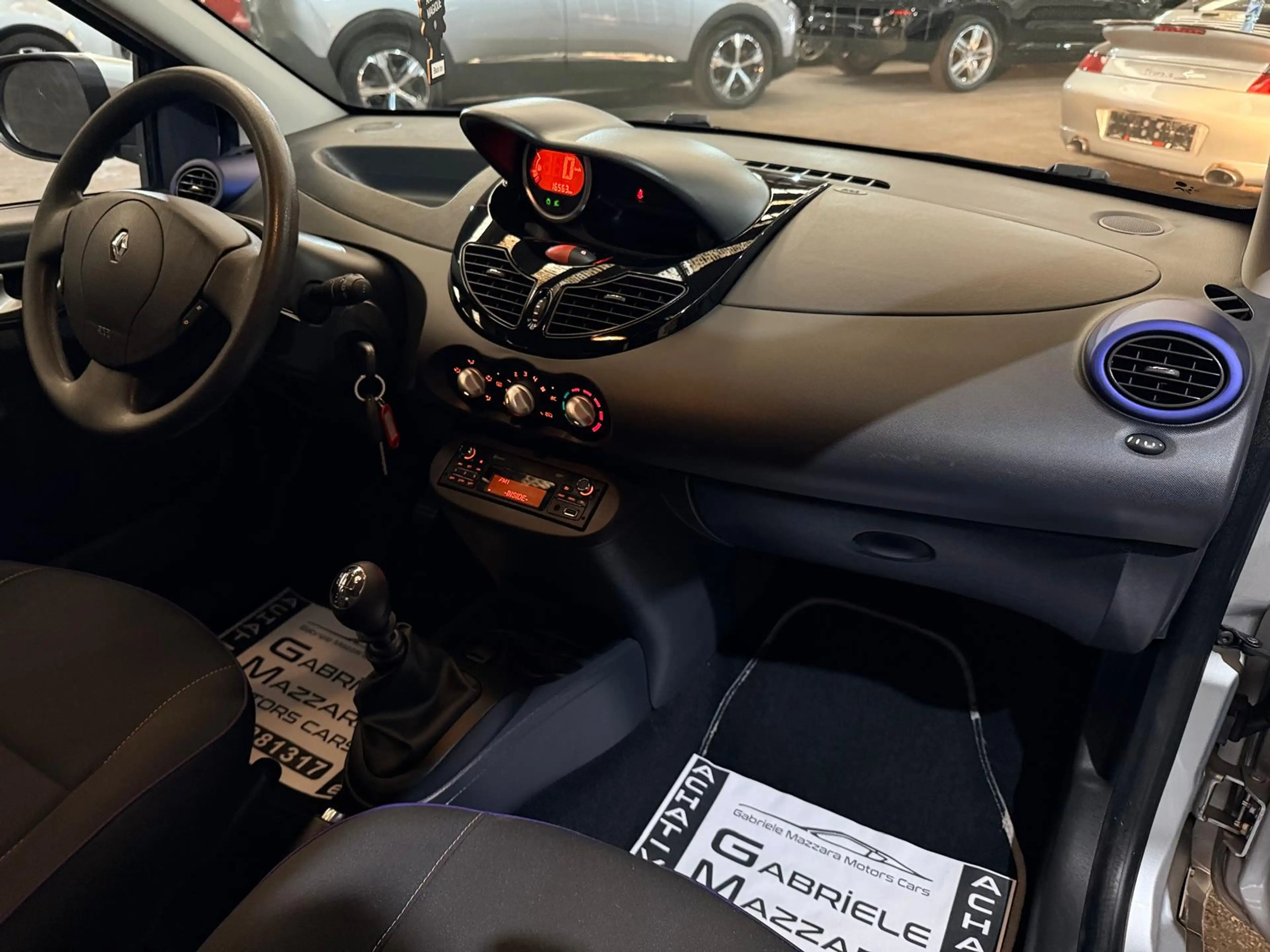 Renault Twingo Twingo 1.2i Airco USB V.E V.C — photo 10