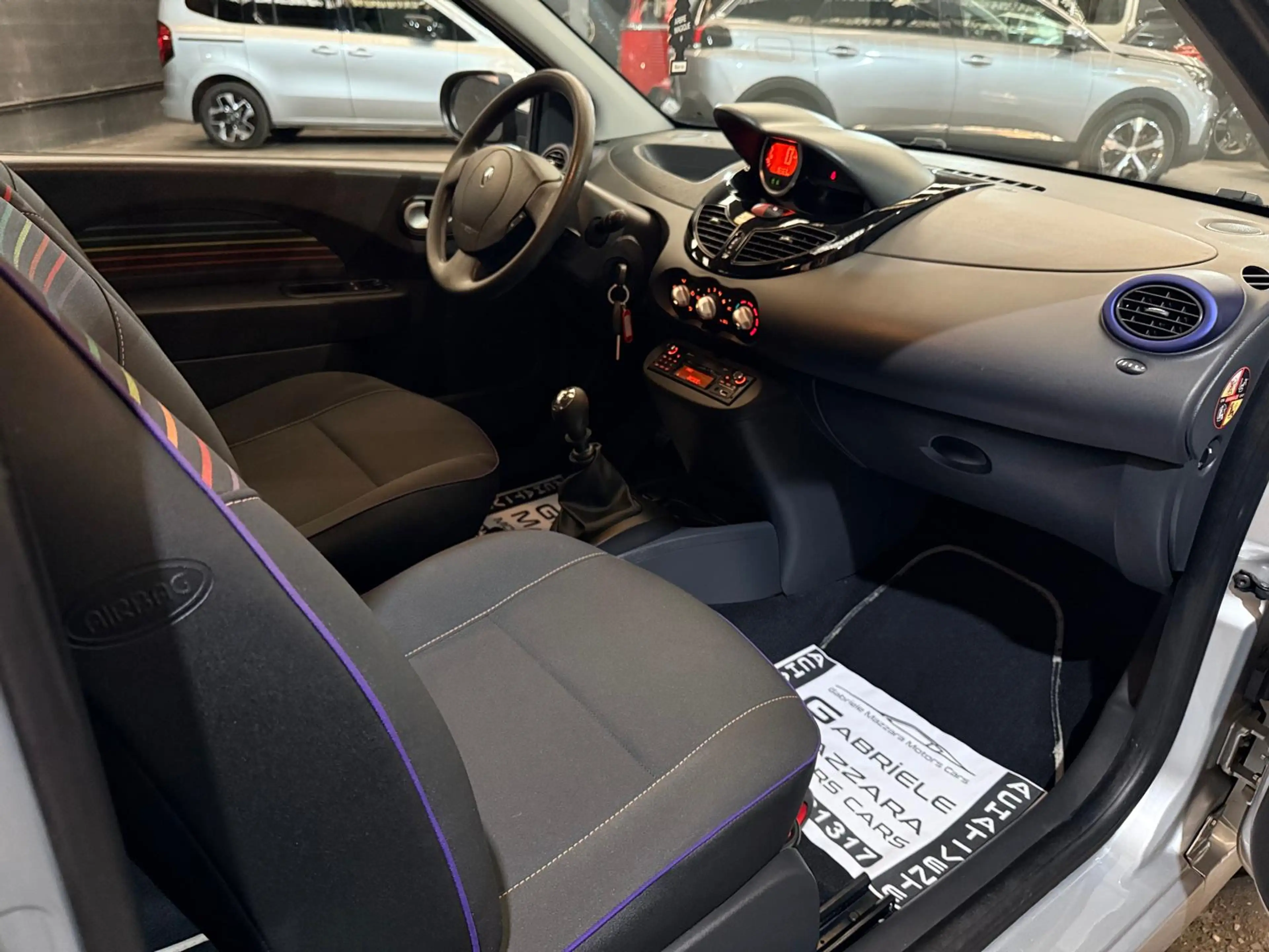 Renault Twingo Twingo 1.2i Airco USB V.E V.C — photo 11