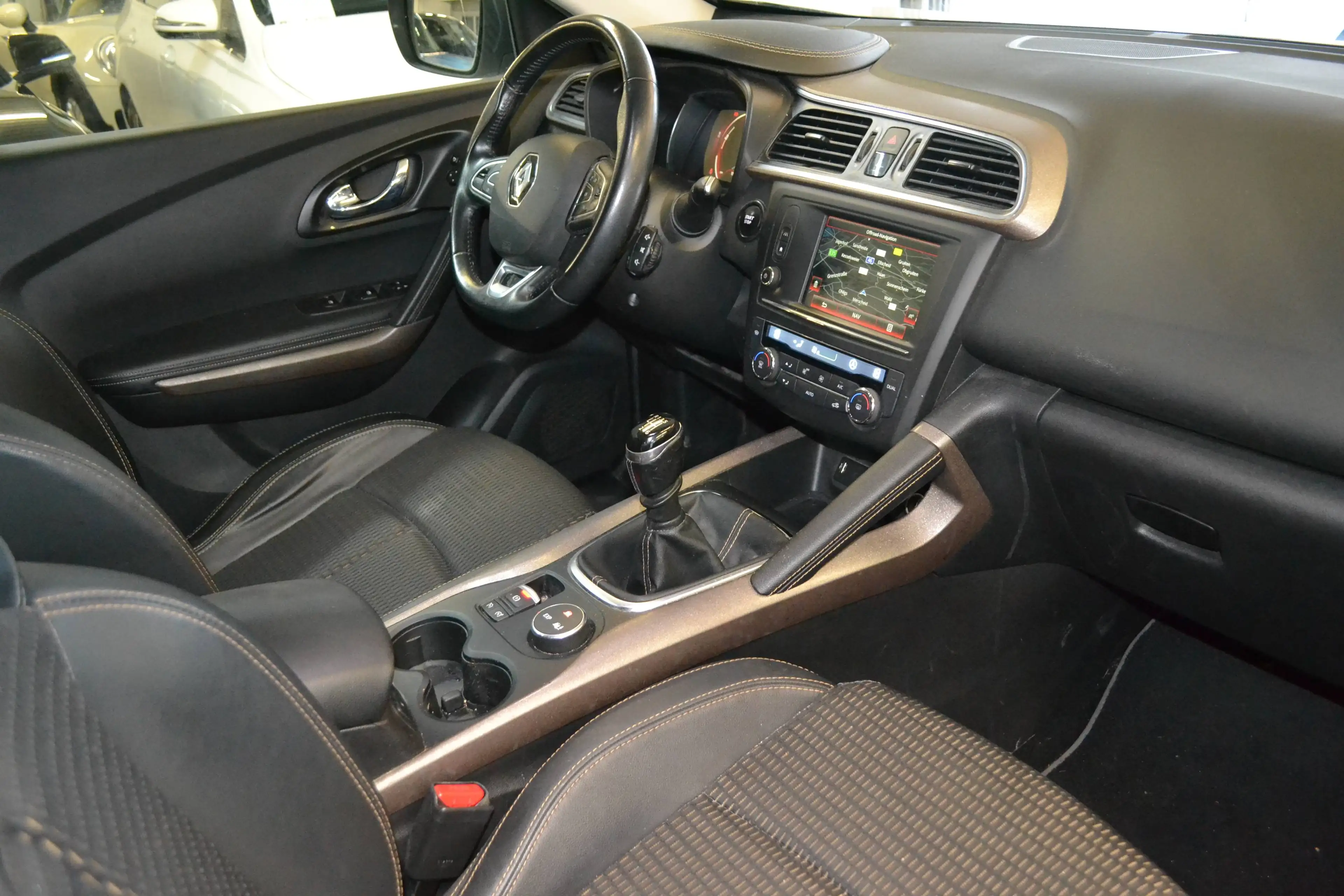 Renault Kadjar 1.6 DCi XMOD *NAVIGATION*T-LEDER*AHK* — photo 9