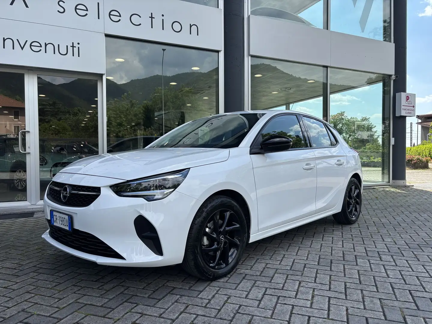 Opel Corsa CORSA 1.2 GPL 75 CV ELEGANCE C.MANUALE NEOPATENTA Bianco - 2