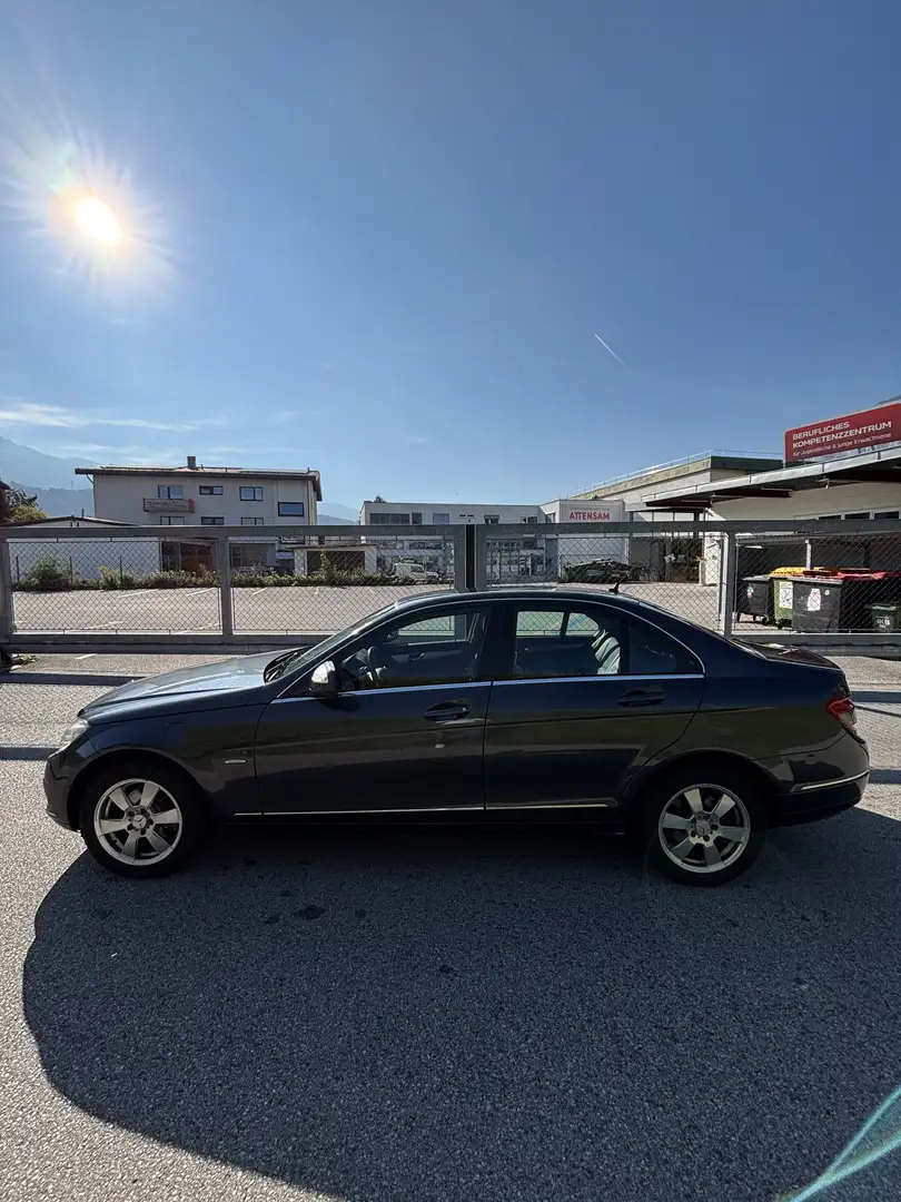 Mercedes-Benz C 180 Kompressor Classic Aut. Grau - 2