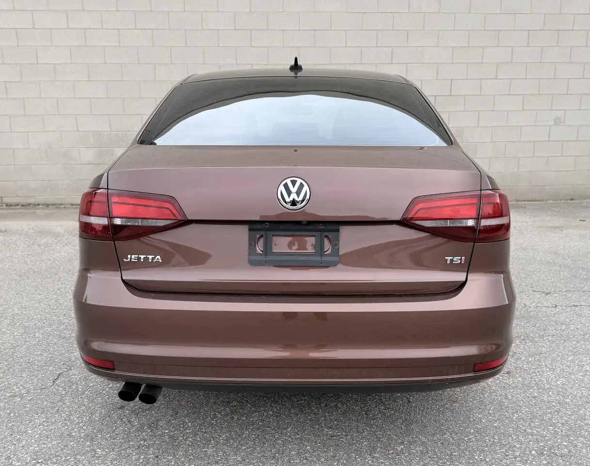 Volkswagen Jetta снимка Volkswagen Jetta