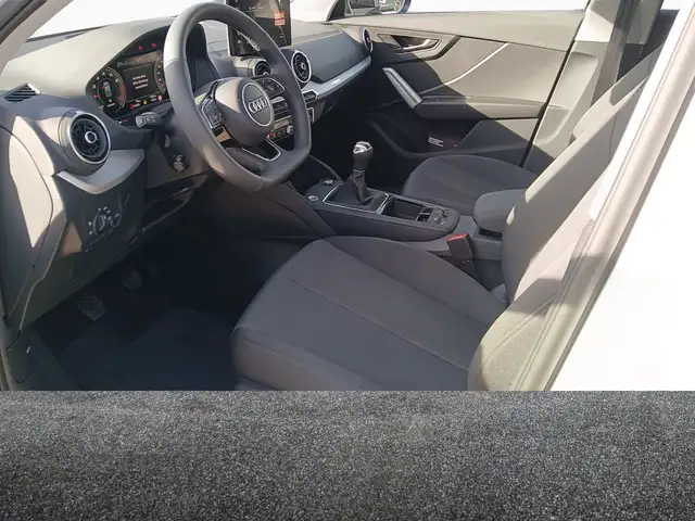 Audi Q2 view 7
