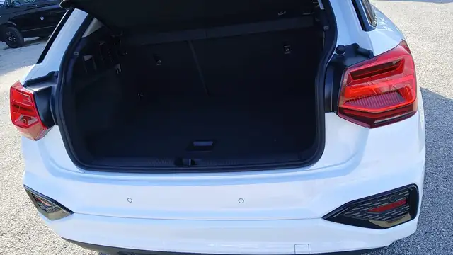 Audi Q2 view 11