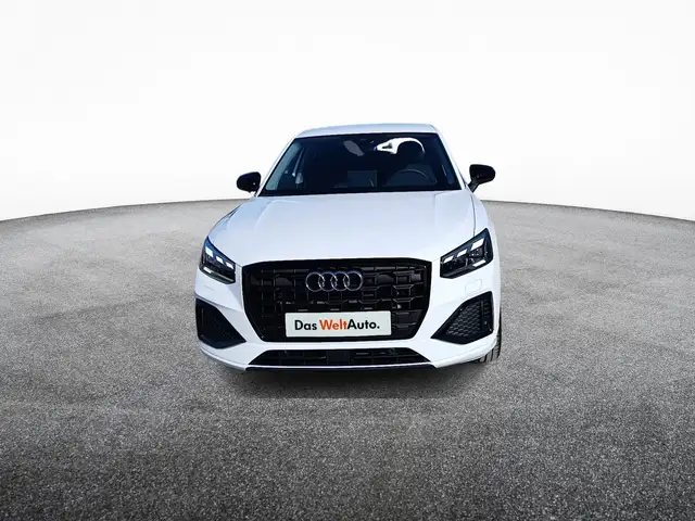 Audi Q2 view 6