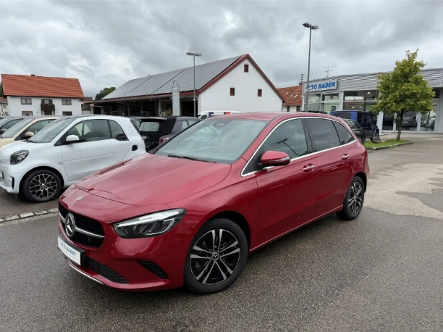 Mercedes-Benz B 250 e Progressive Line Advanced+ AHK Winterpaket Rot - 2