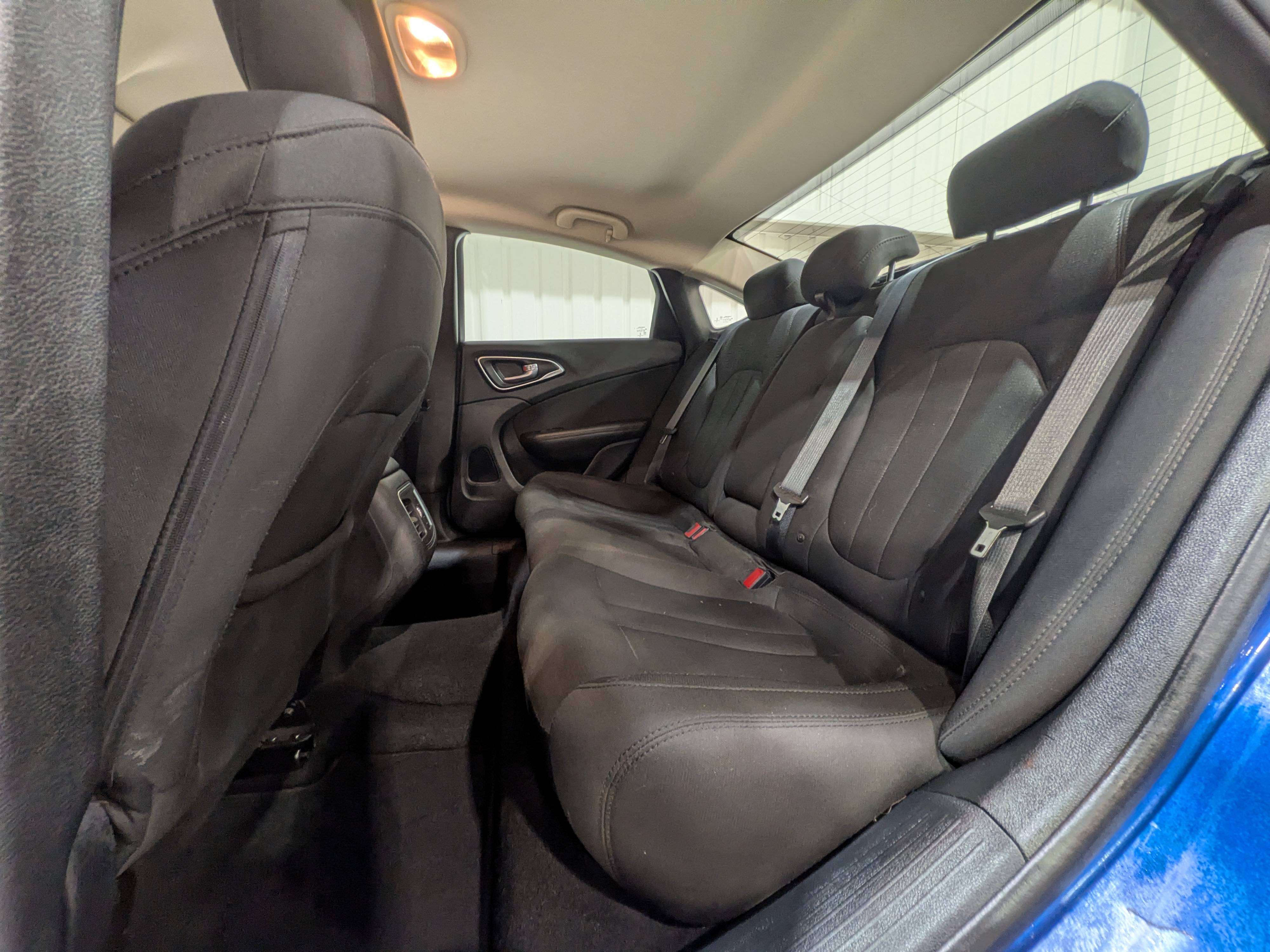 Chrysler 200 2016