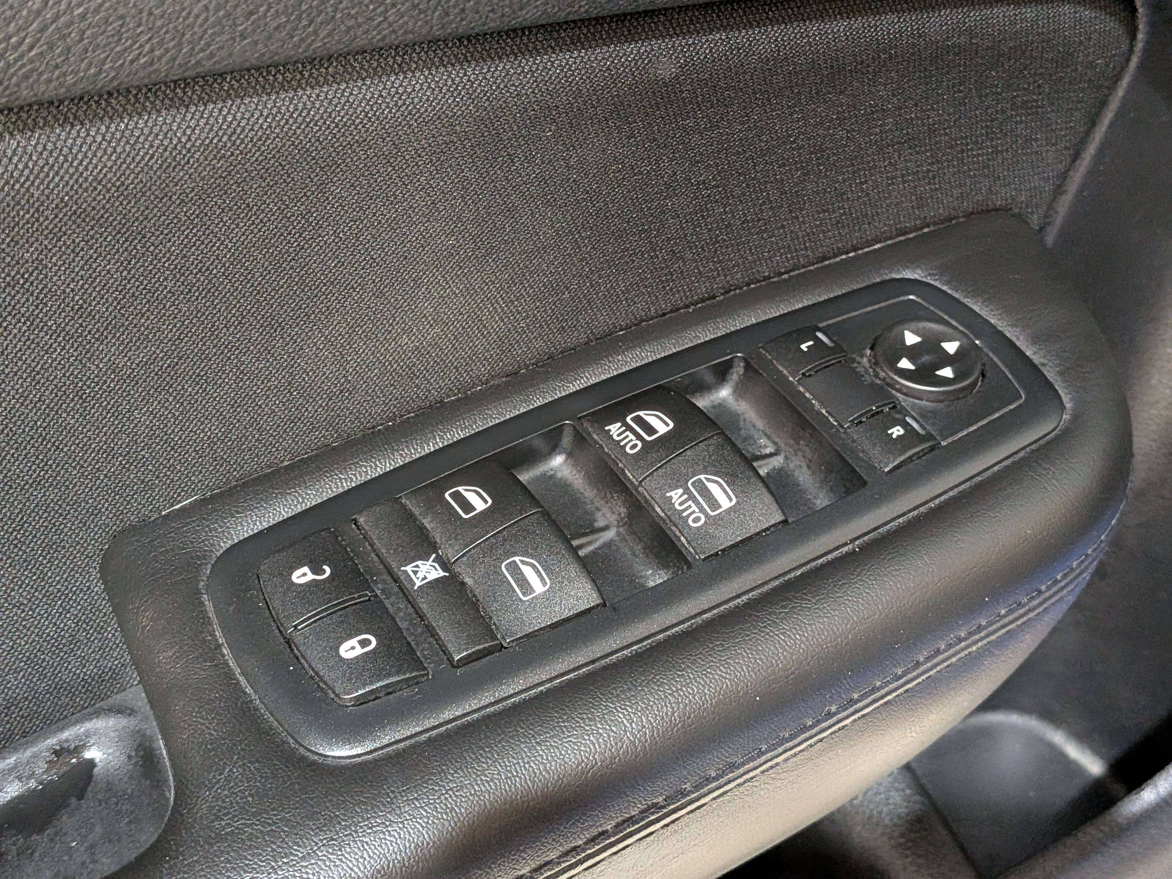 Chrysler 200 2016
