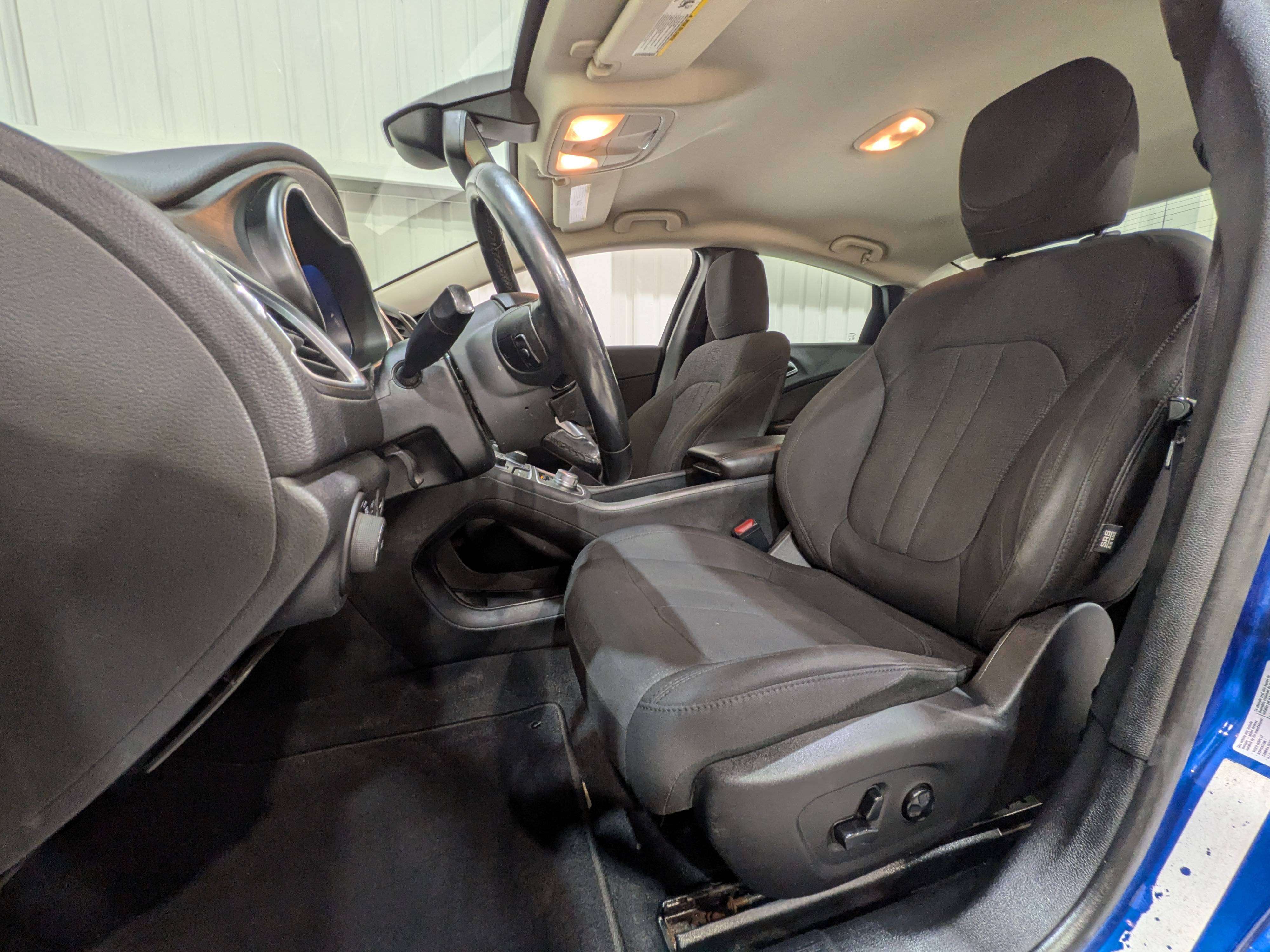 Chrysler 200 2016