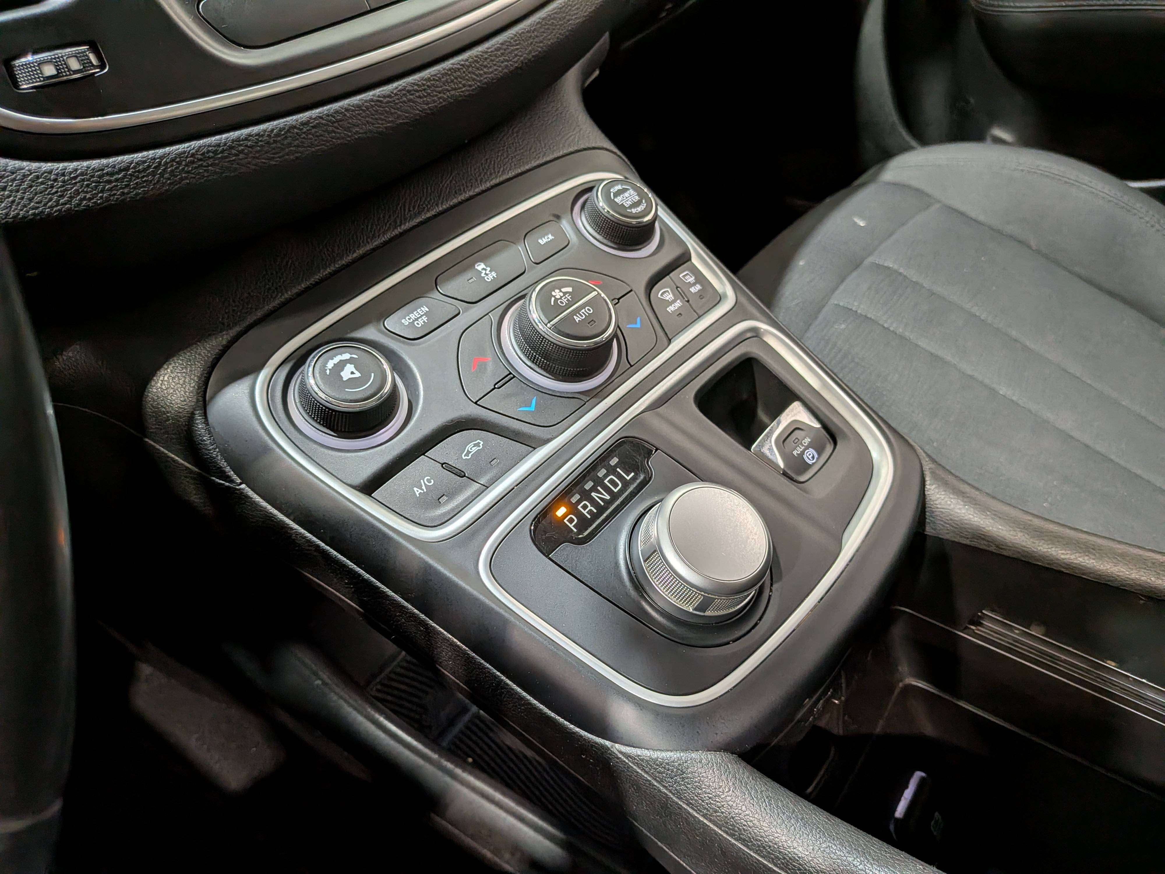 Chrysler 200 2016