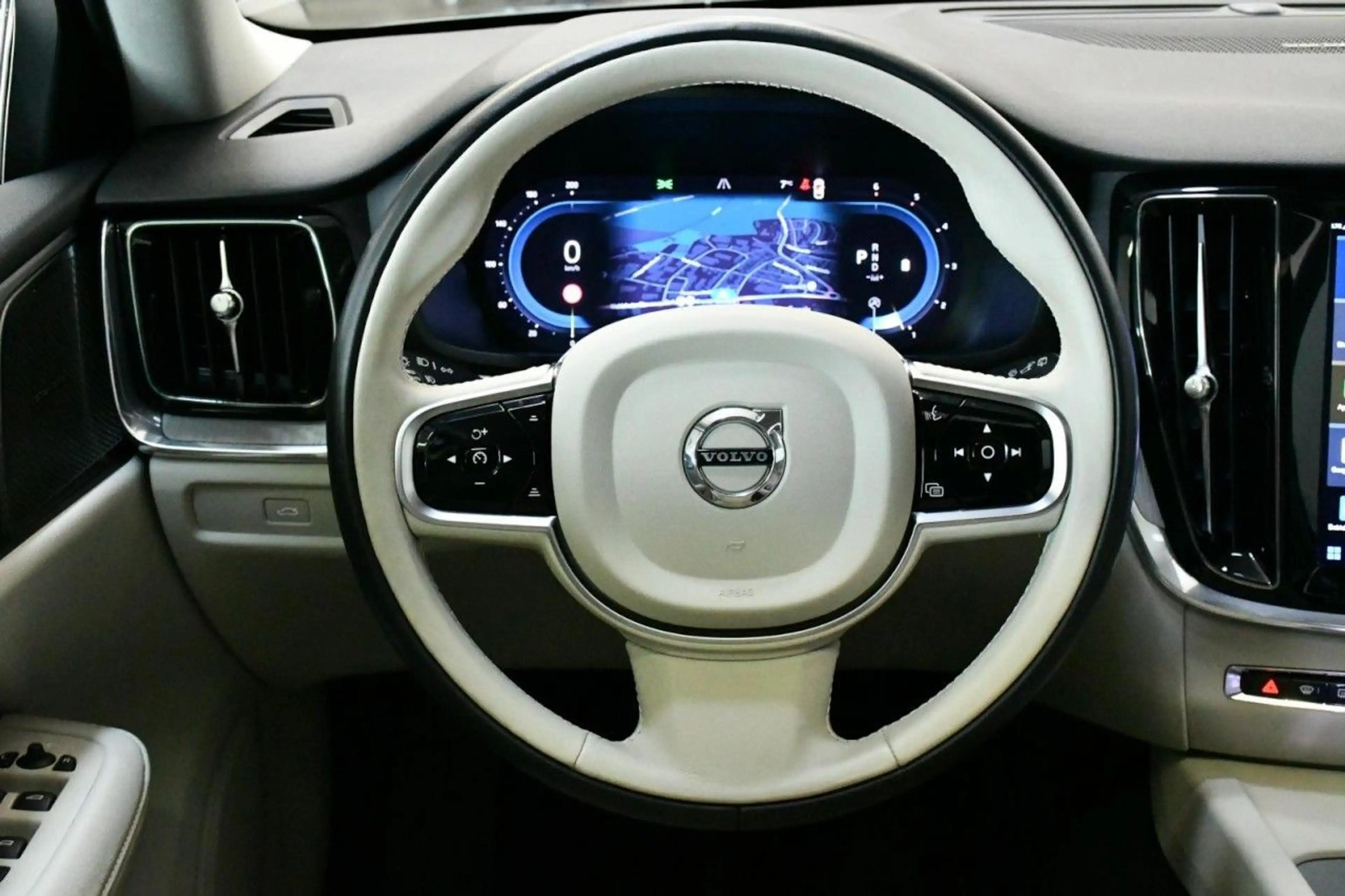 Volvo V60 Cross Country Country AWD Ultim ACC*PAN*H&K*AHK*SBEL Klima Navi — photo 12