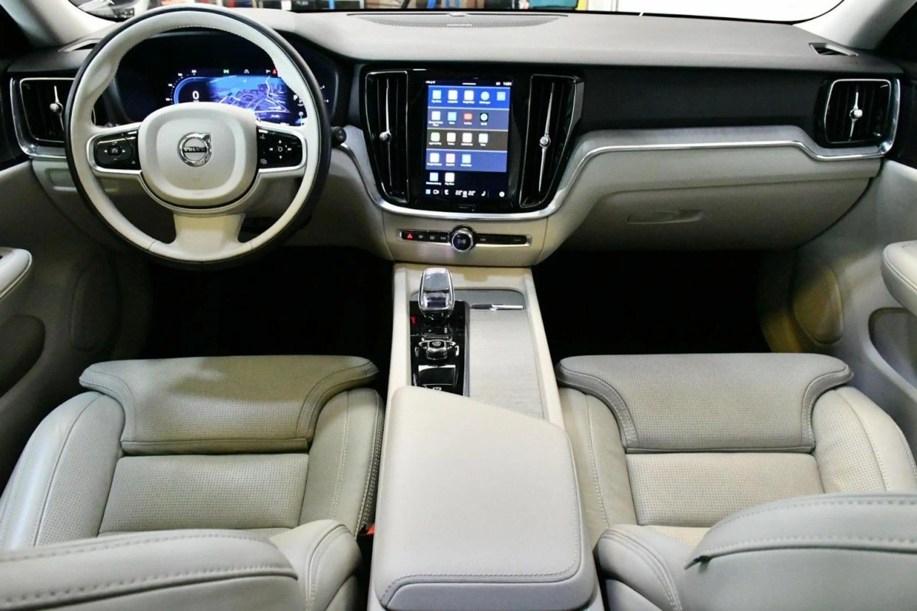 Volvo V60 Cross Country Country AWD Ultim ACC*PAN*H&K*AHK*SBEL Klima Navi — photo 11