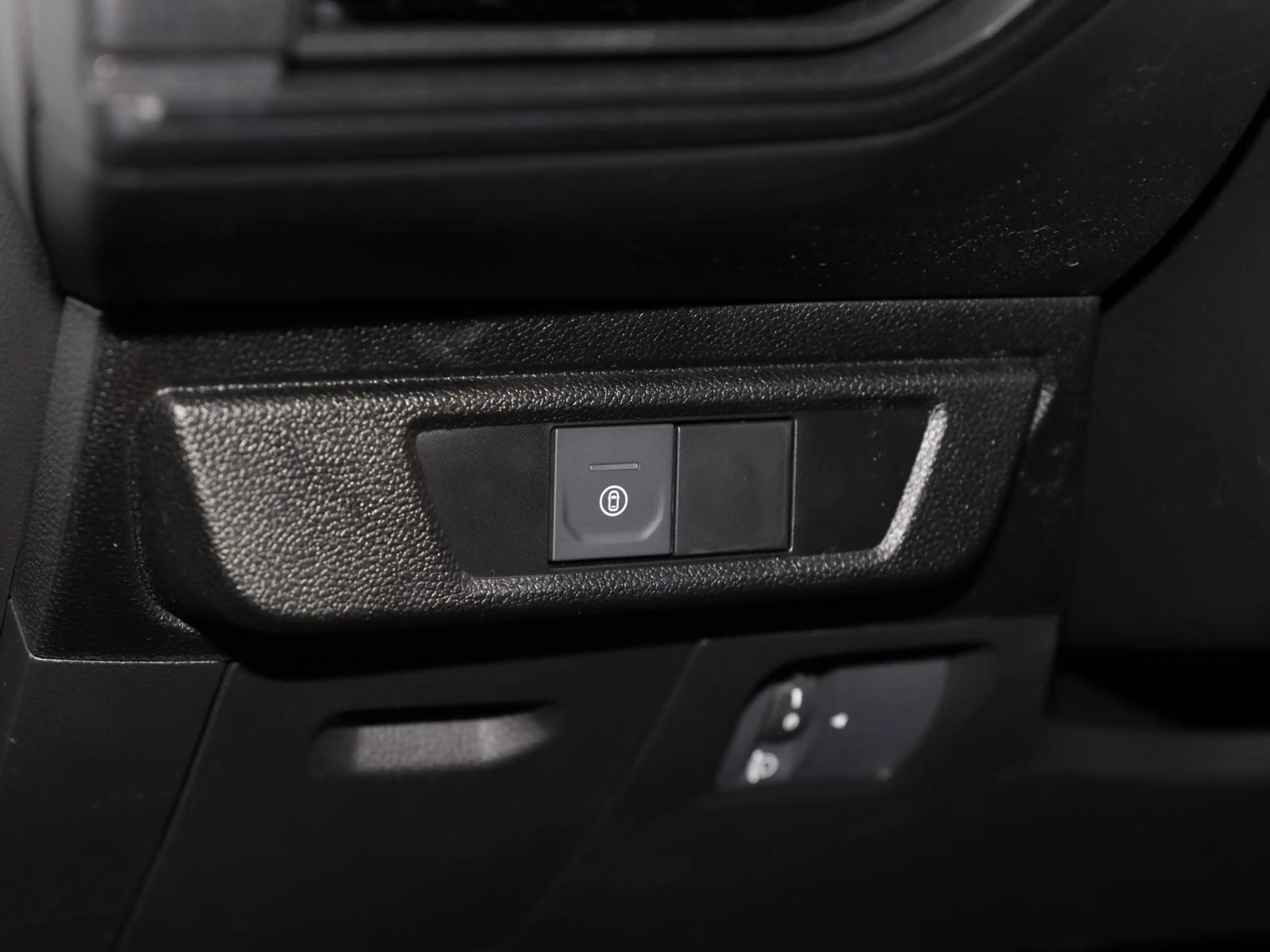 Dacia Sandero Essential SCe 65 PDC KLIMA BT ZV USB — photo 11