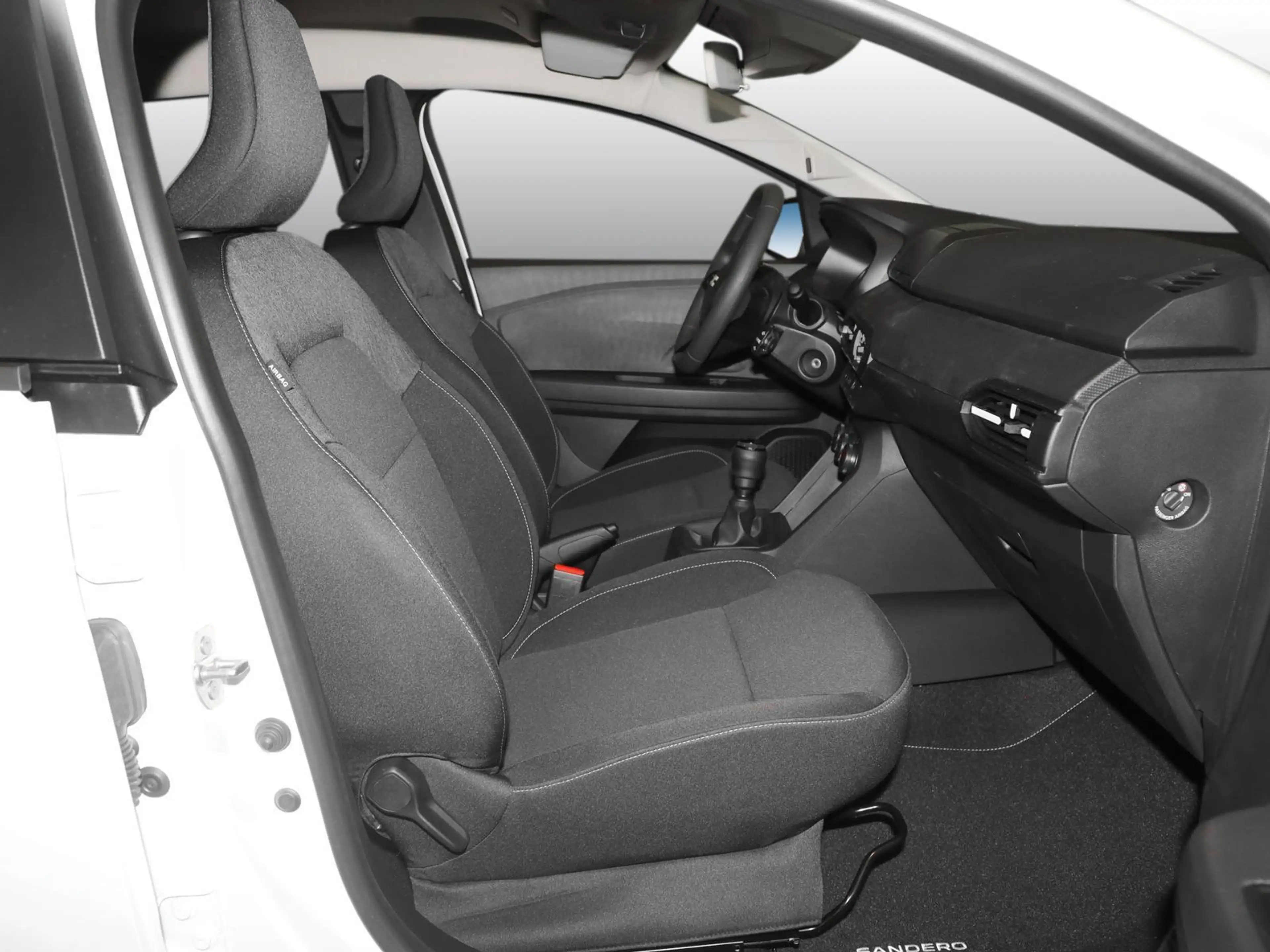Dacia Sandero Essential SCe 65 PDC KLIMA BT ZV USB — photo 3
