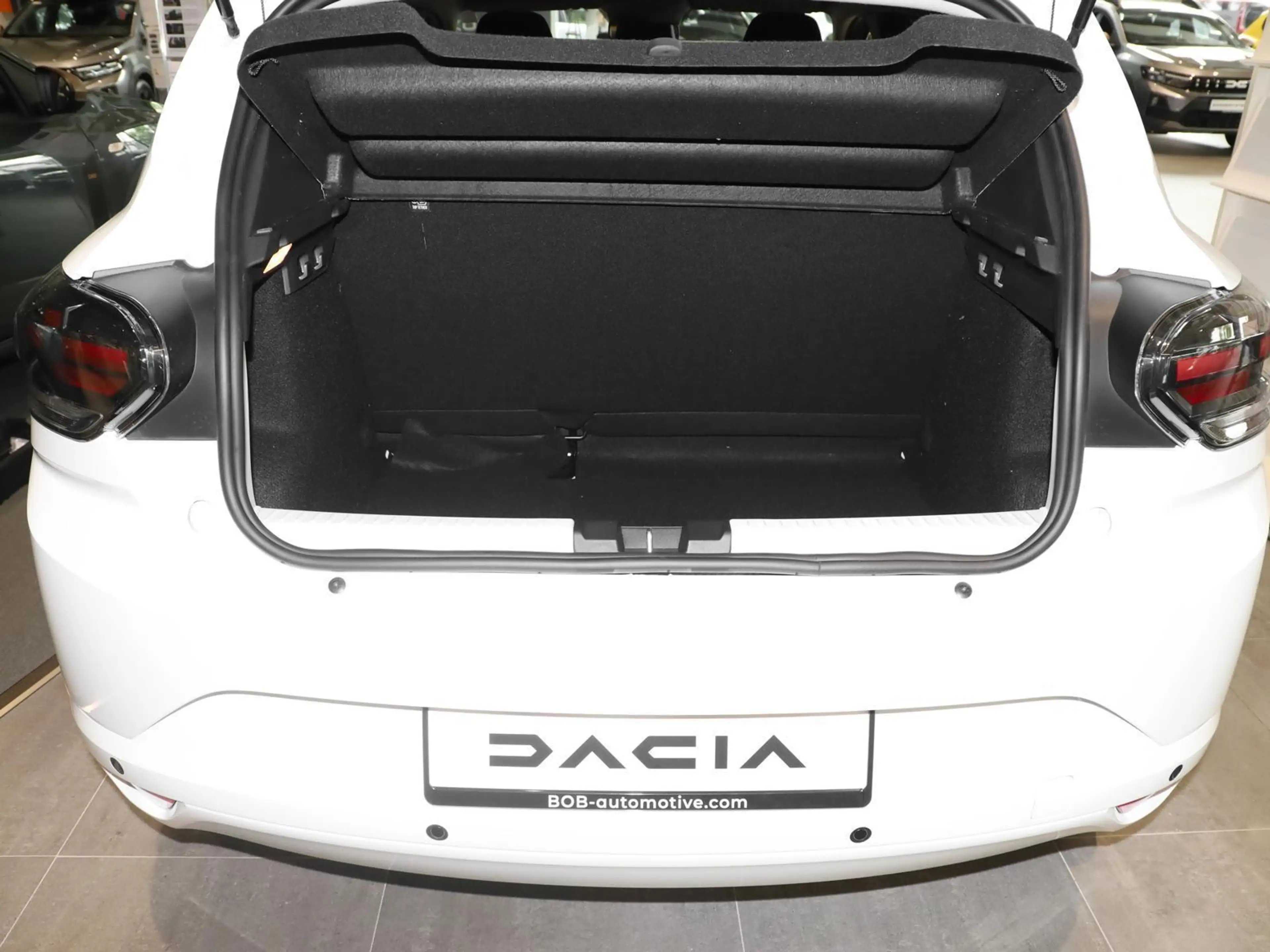 Dacia Sandero Essential SCe 65 PDC KLIMA BT ZV USB — photo 9