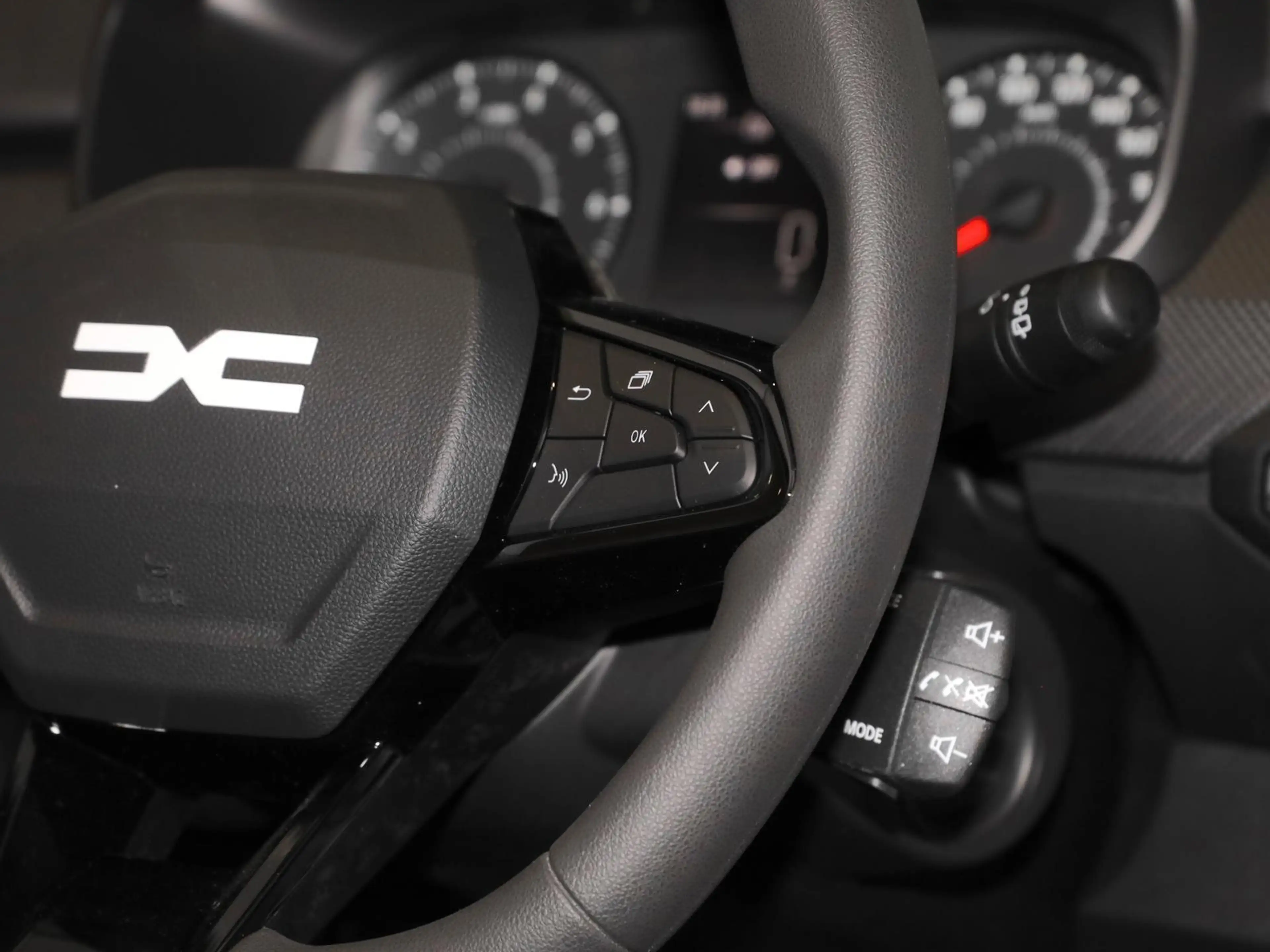 Dacia Sandero Essential SCe 65 PDC KLIMA BT ZV USB — photo 7