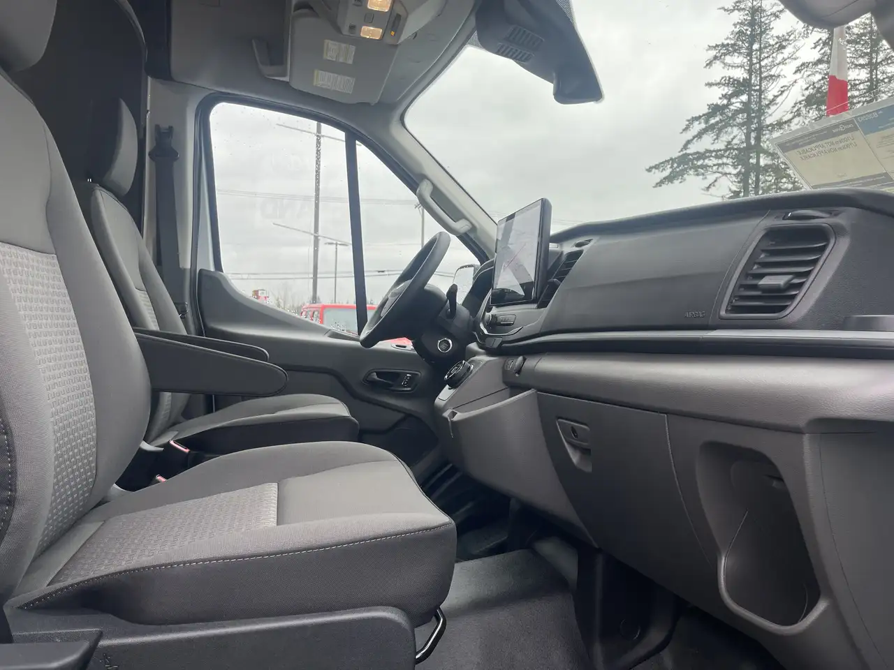Ford Transit Cargo Van снимка Ford Transit Cargo Van