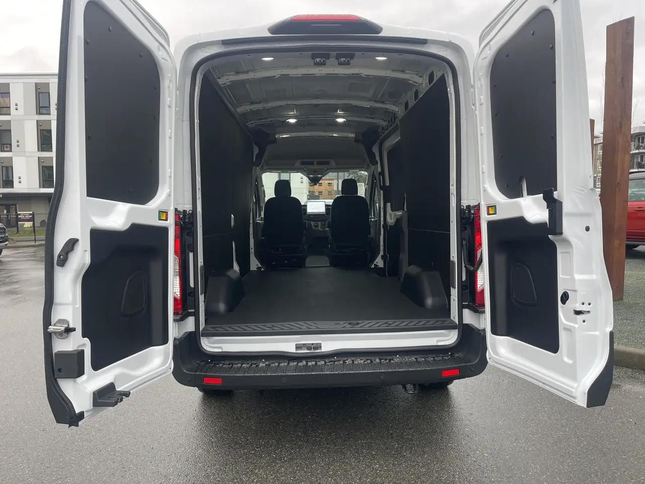Ford Transit Cargo Van снимка Ford Transit Cargo Van