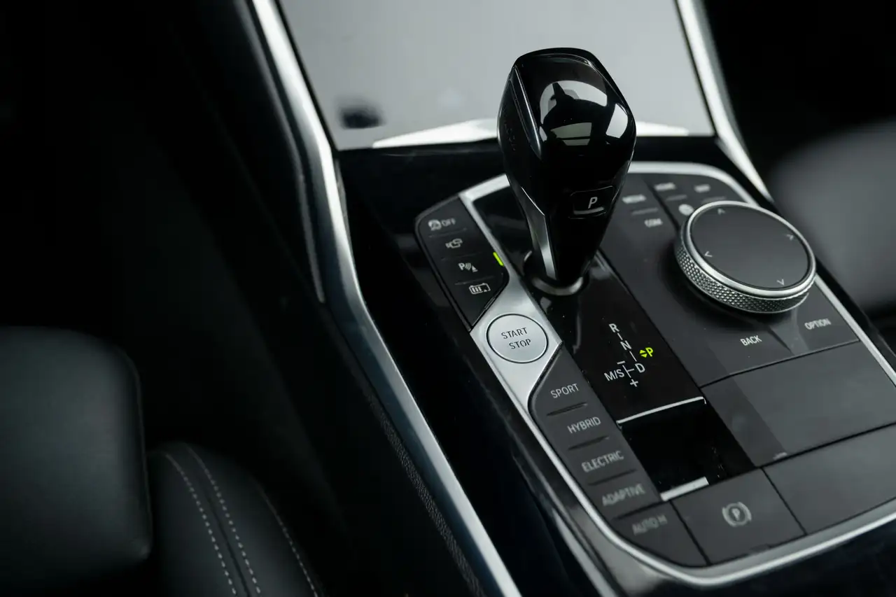 BMW 3 Series 3-serie Touring 330e M-Sport Live Cockpit Pa, миниатюра 30