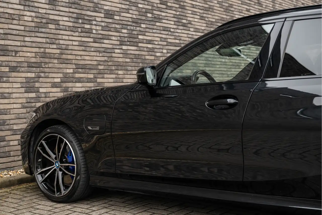 BMW 3 Series 3-serie Touring 330e M-Sport Live Cockpit Pa, миниатюра 15