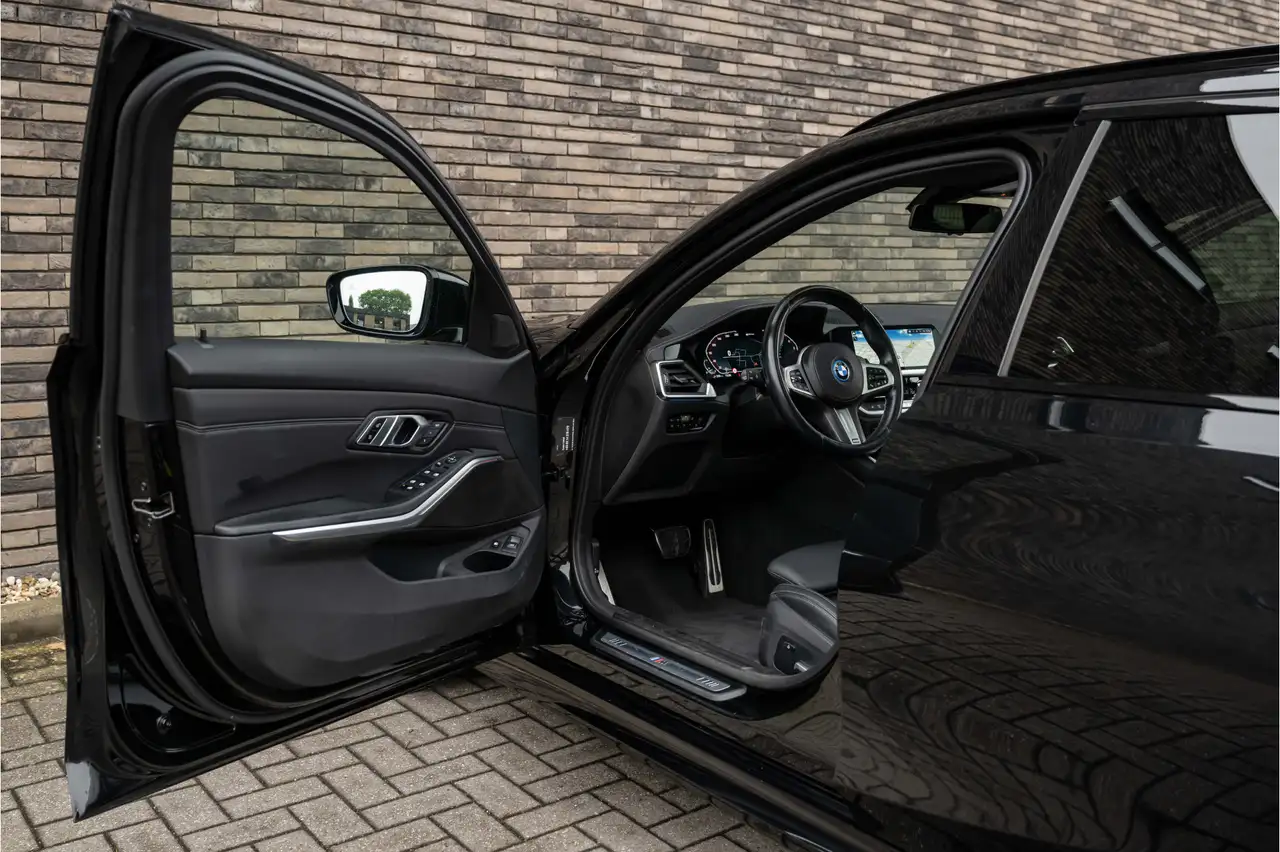 BMW 3 Series 3-serie Touring 330e M-Sport Live Cockpit Pa, миниатюра 18